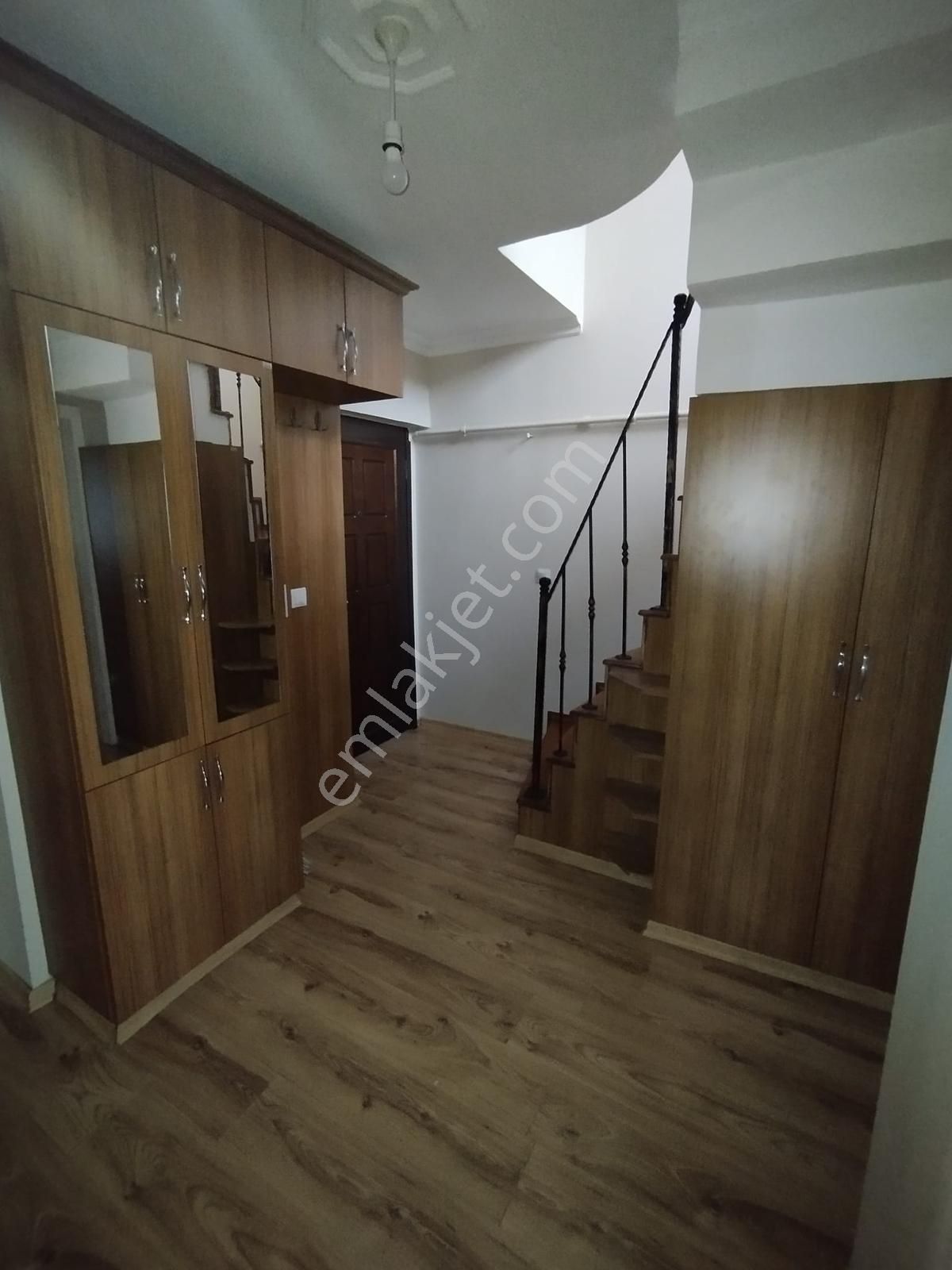 Çamlıca Ferah Mahallesi'nde 4+1 Kiralık Dubleks Daire - Görsel 2