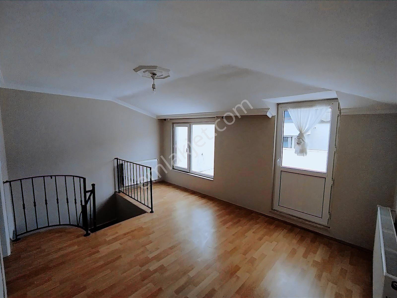 Çamlıca Ferah Mahallesi'nde 4+1 Kiralık Dubleks Daire - Görsel 15