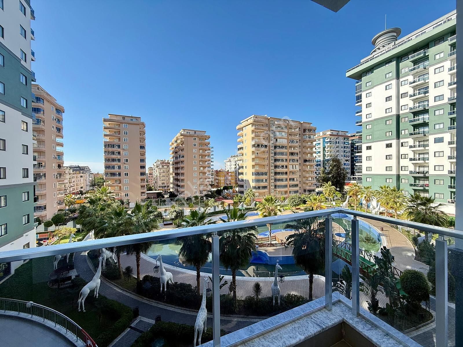 Alanya Mahmutlar'da Sosyal Aktiviteli Sitede Kiralık Daire - Görsel 17