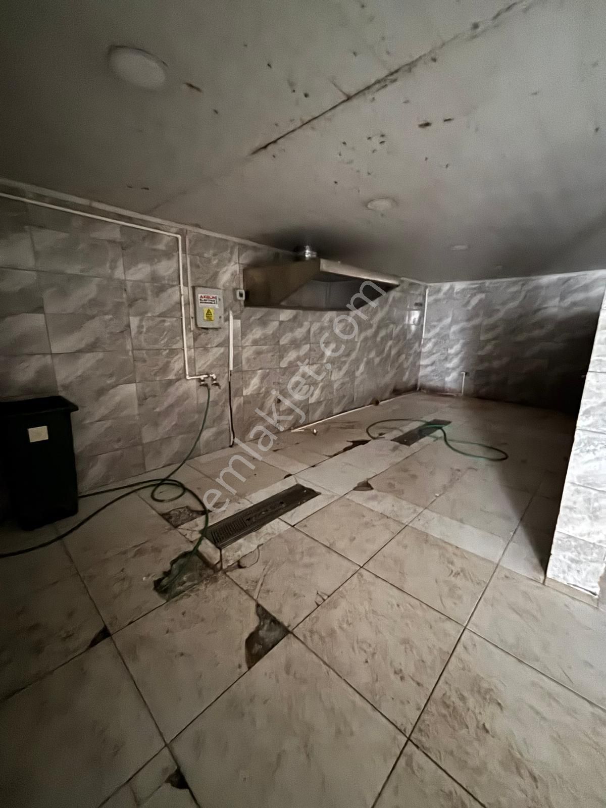 Çizgi Gayrimenkul'den İzmir Asfaltında 400mt2 Dükkan Kiralık - Görsel 31