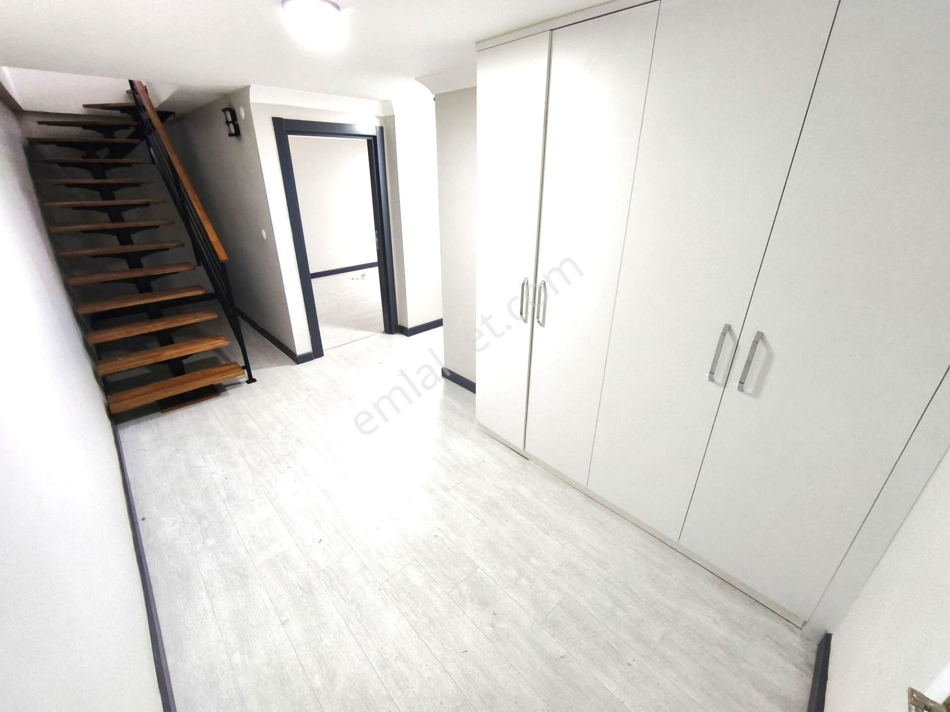 Burhaniye İskele'de Aygül'den Sıfır Denize 200 Mt Mustakil Tadında Bahçeli 2+1 Satılık Ters Dubleks - Görsel 23