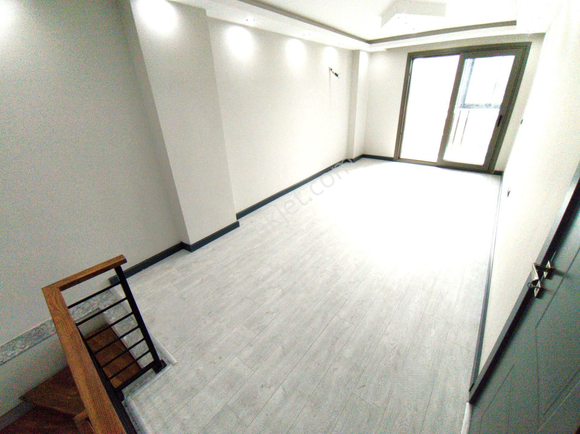 Burhaniye İskele'de Aygül'den Sıfır Denize 200 Mt Mustakil Tadında Bahçeli 2+1 Satılık Ters Dubleks - Görsel 9