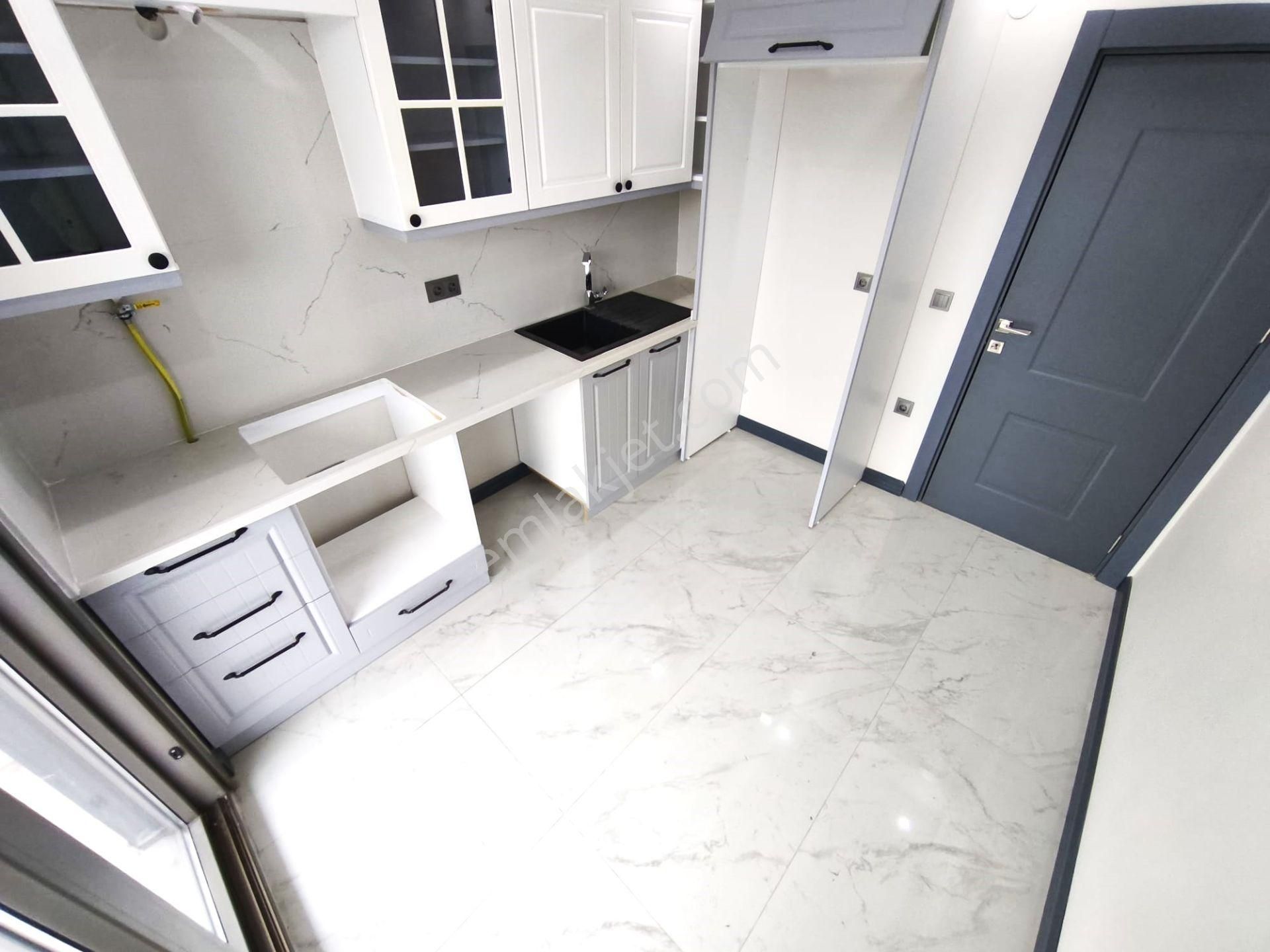 Burhaniye İskele'de Aygül'den Sıfır Denize 200 Mt Mustakil Tadında Bahçeli 2+1 Satılık Ters Dubleks - Görsel 4