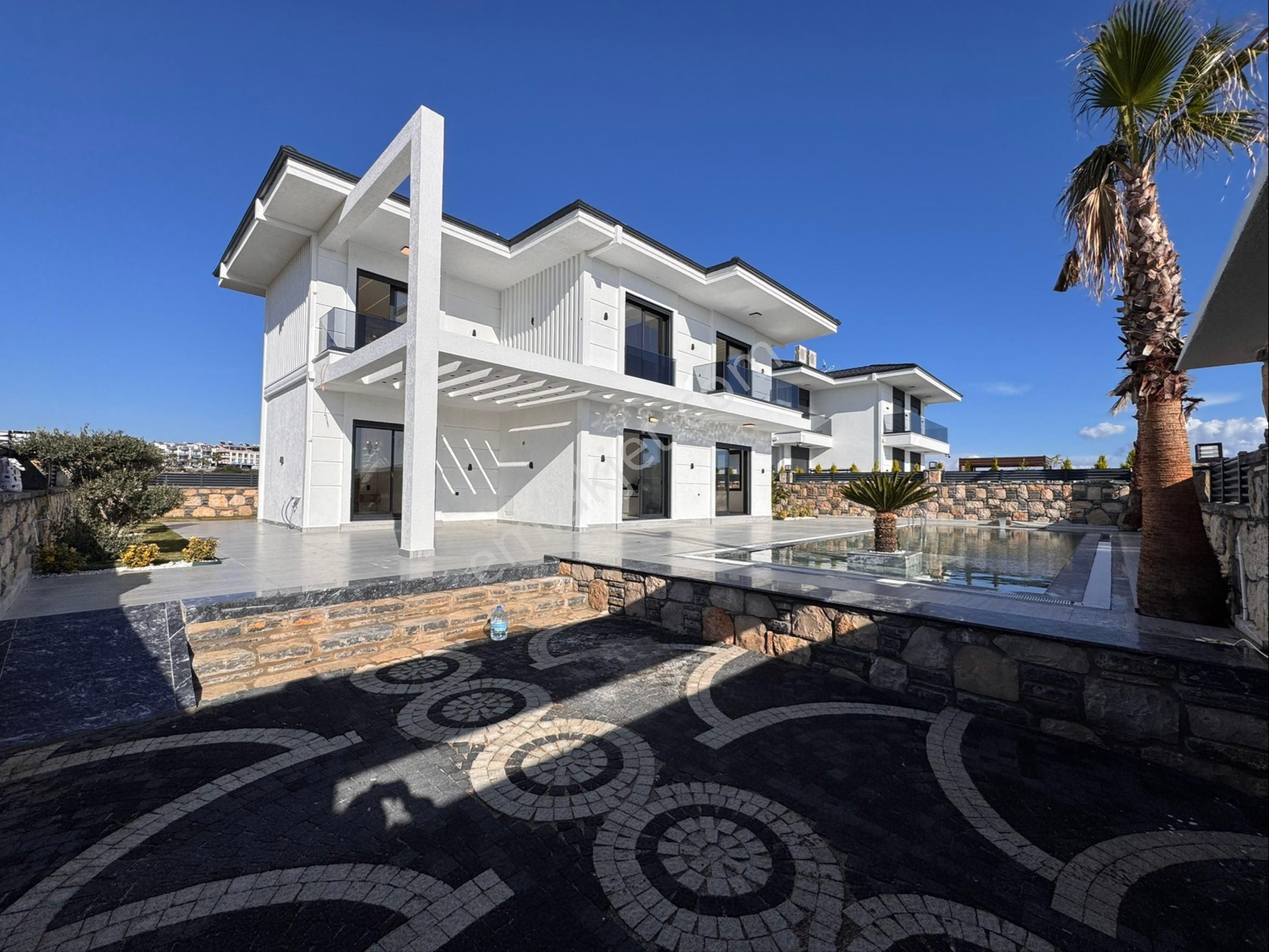 Efeler Mahallesinde 500m Arsa İçinde 4+1 Ebeveyn Banyolu Ayrı Mutfak Satıllık Villa - Görsel 8