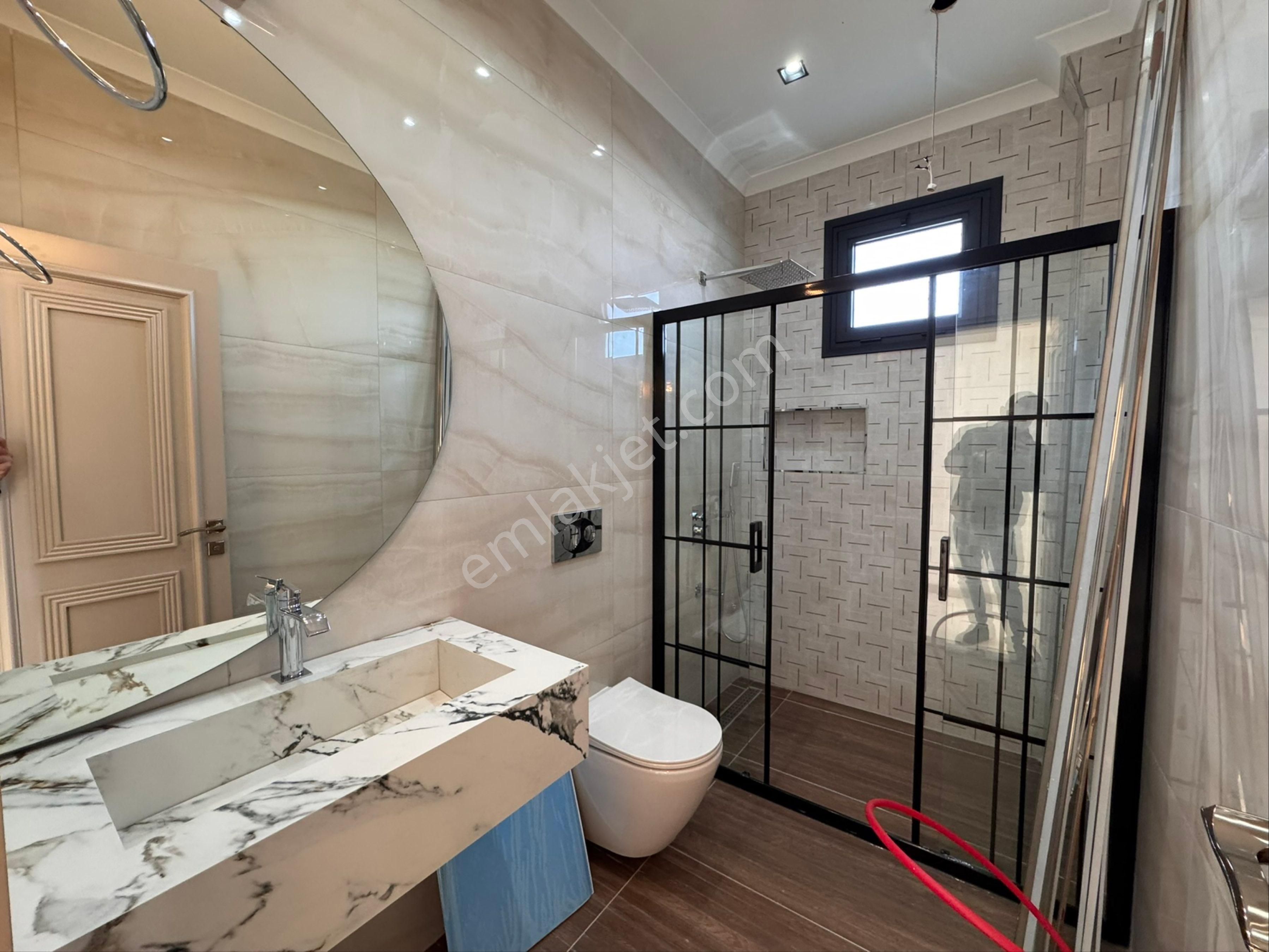 Efeler Mahallesinde 500m Arsa İçinde 4+1 Ebeveyn Banyolu Ayrı Mutfak Satıllık Villa - Görsel 24