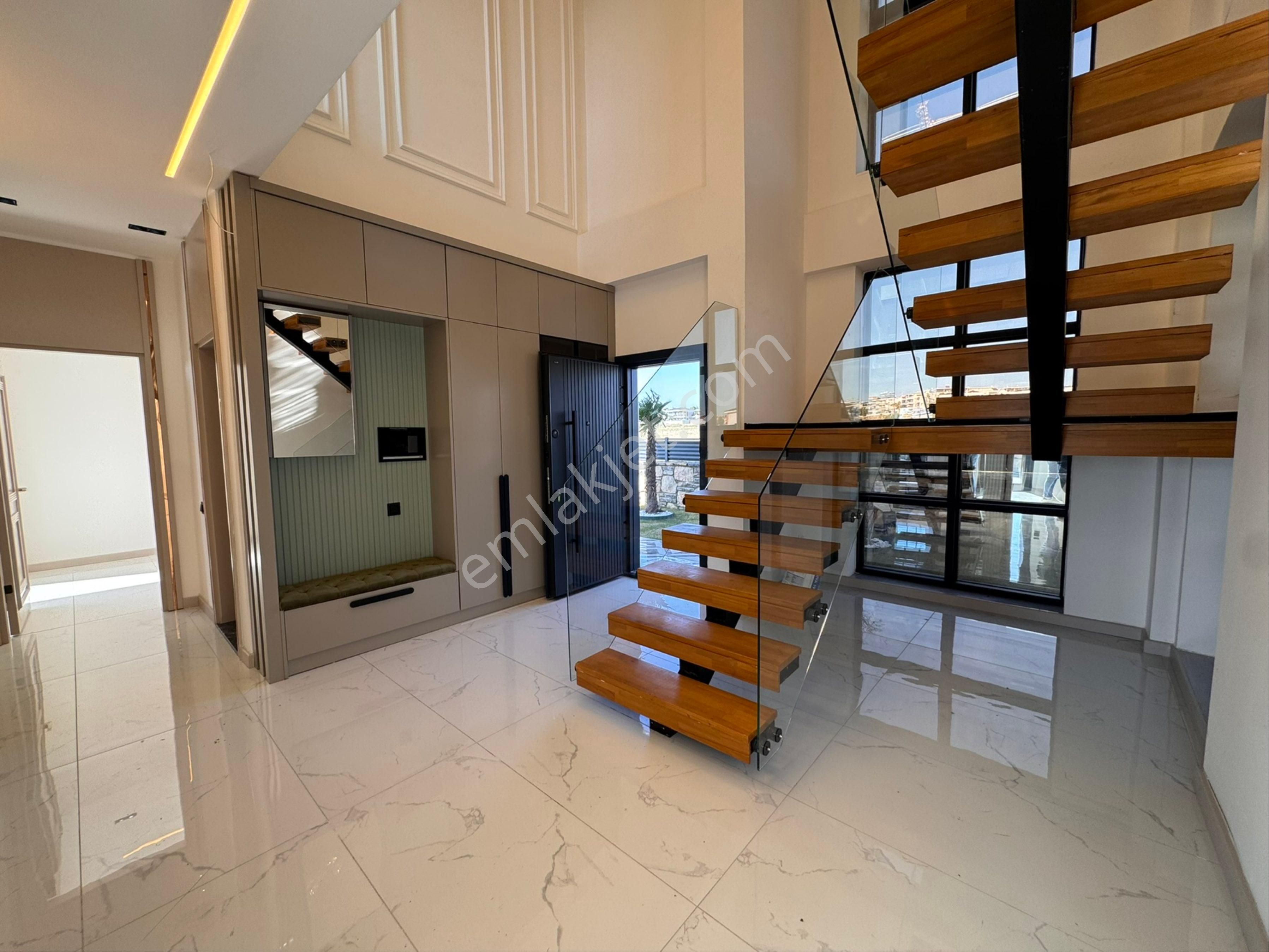 Efeler Mahallesinde 500m Arsa İçinde 4+1 Ebeveyn Banyolu Ayrı Mutfak Satıllık Villa - Görsel 20