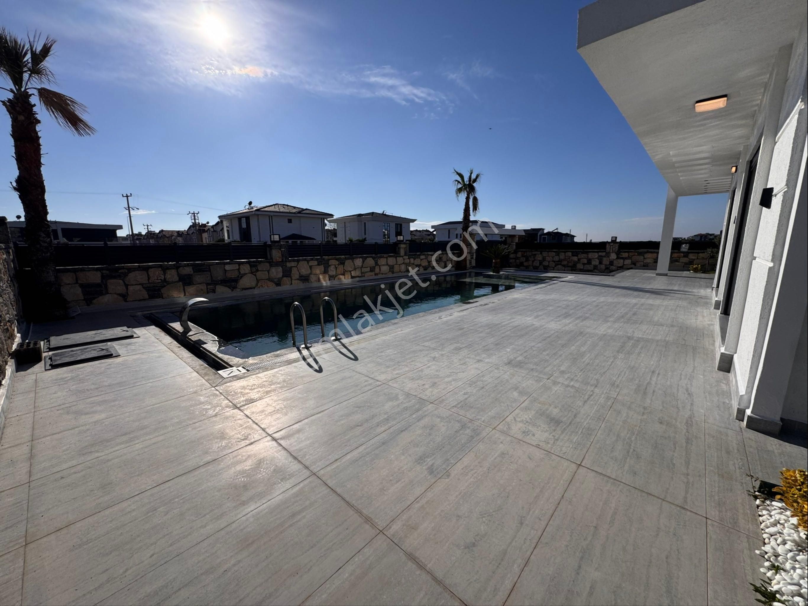 Efeler Mahallesinde 500m Arsa İçinde 4+1 Ebeveyn Banyolu Ayrı Mutfak Satıllık Villa - Görsel 10