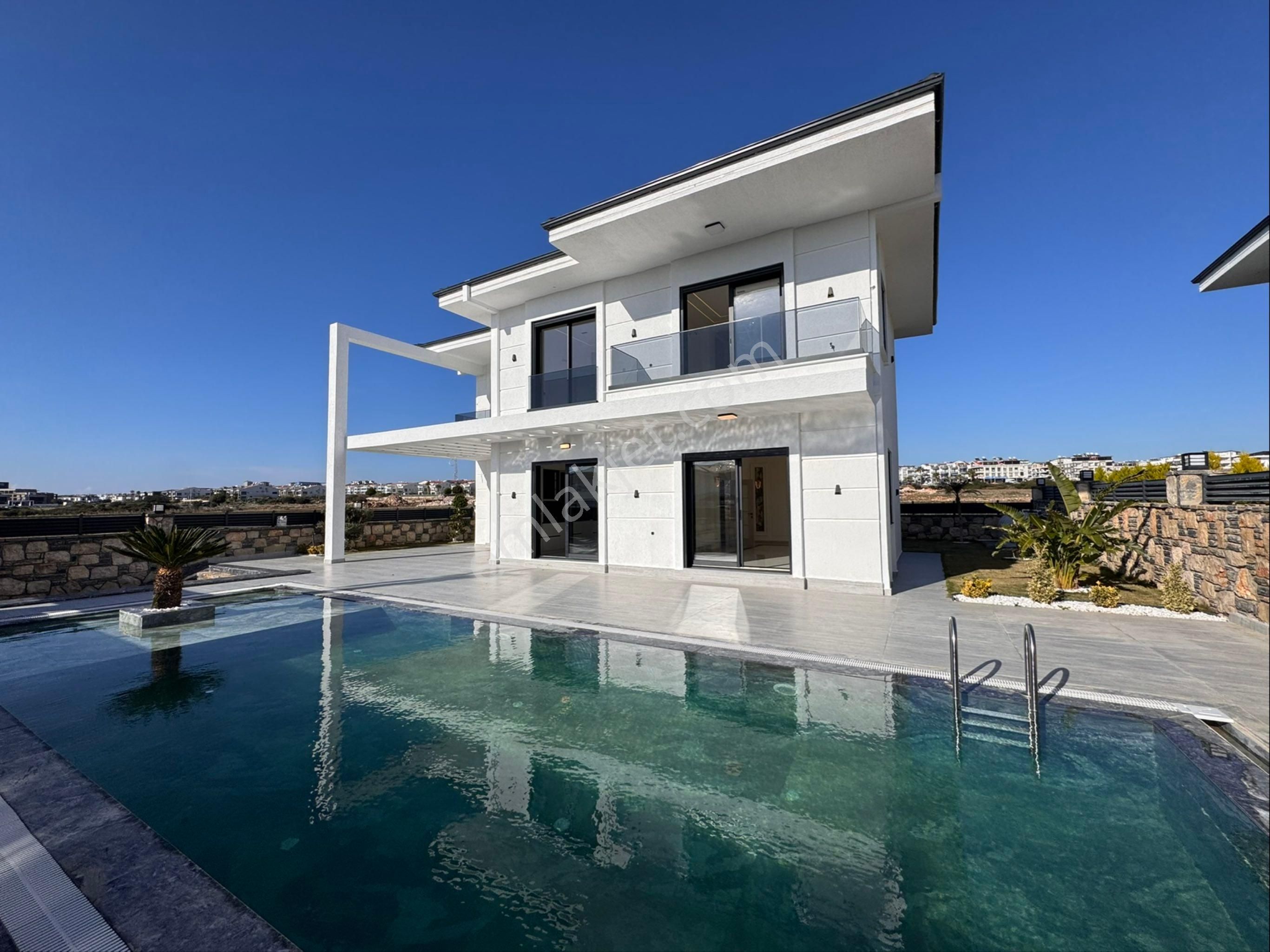 Efeler Mahallesinde 500m Arsa İçinde 4+1 Ebeveyn Banyolu Ayrı Mutfak Satıllık Villa - Görsel 3