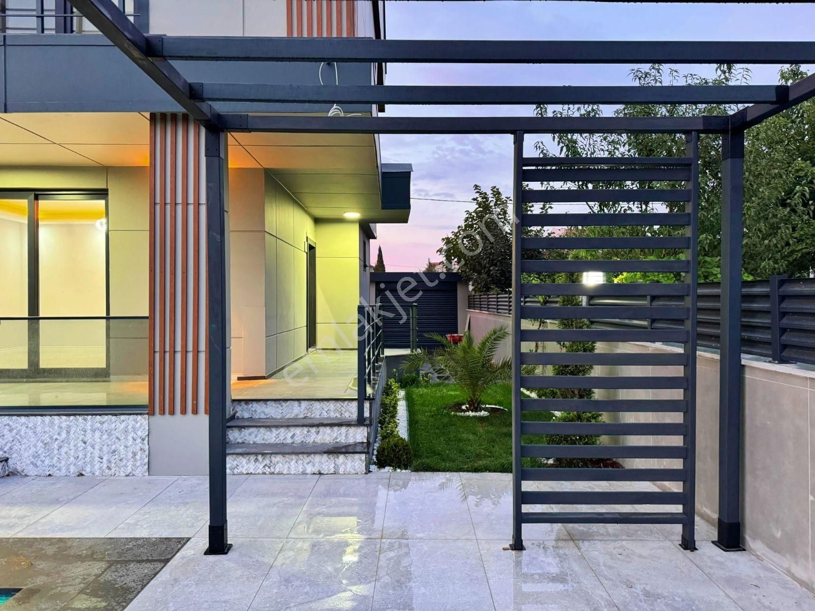 Kartallar'dan 300m² Arsalı Kaliteli Şık Havuzlu Müstakil Villa. - Görsel 30