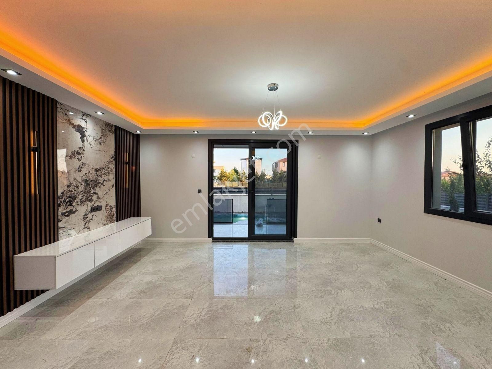 Kartallar'dan 300m² Arsalı Kaliteli Şık Havuzlu Müstakil Villa. - Görsel 3