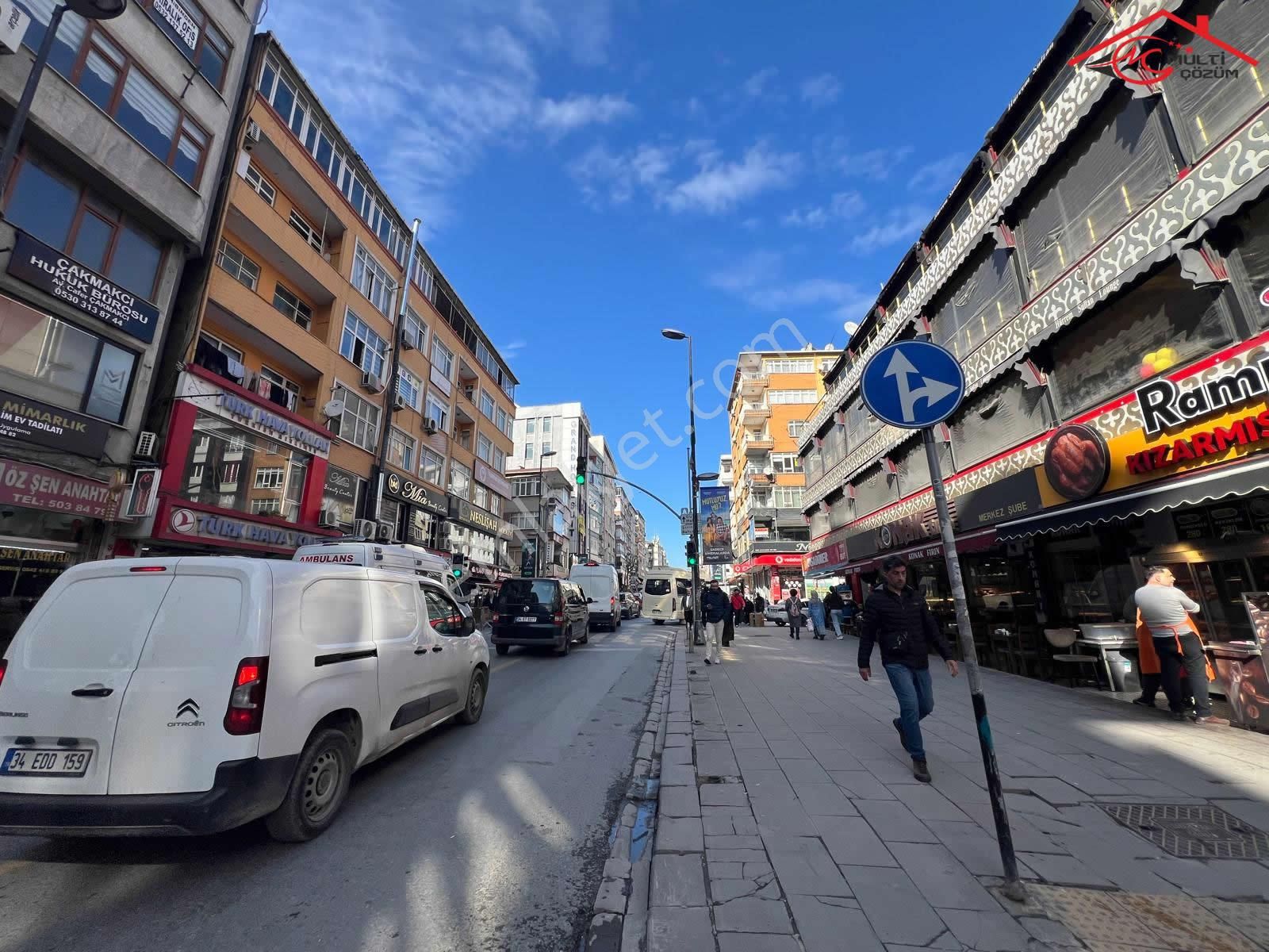 Şirinevler Mahmutbey Caddesinde İş Hanında Kiralık Ofis İşyeri Büro - Görsel 15