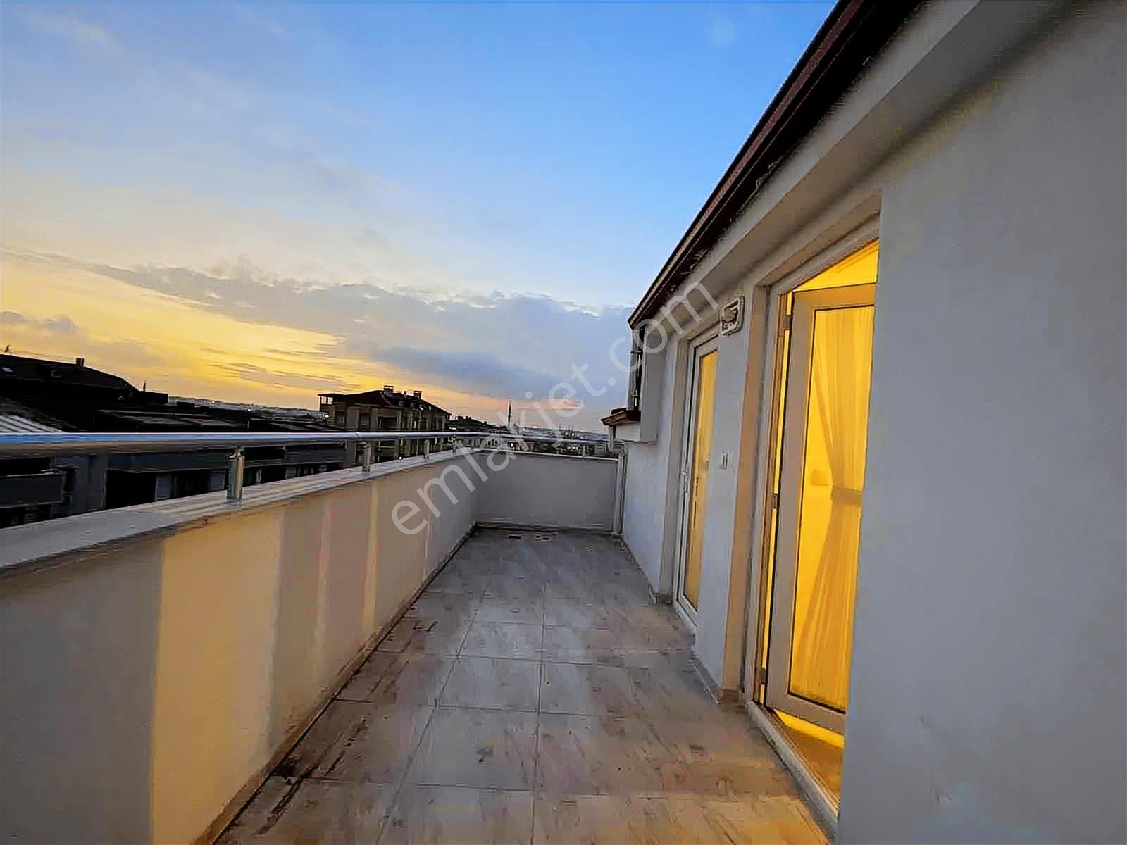 Fırsat!! 60. Yıl Okulun Yanında Satılık 3+1 Üst Dubleks 4 Yıllık - Görsel 25