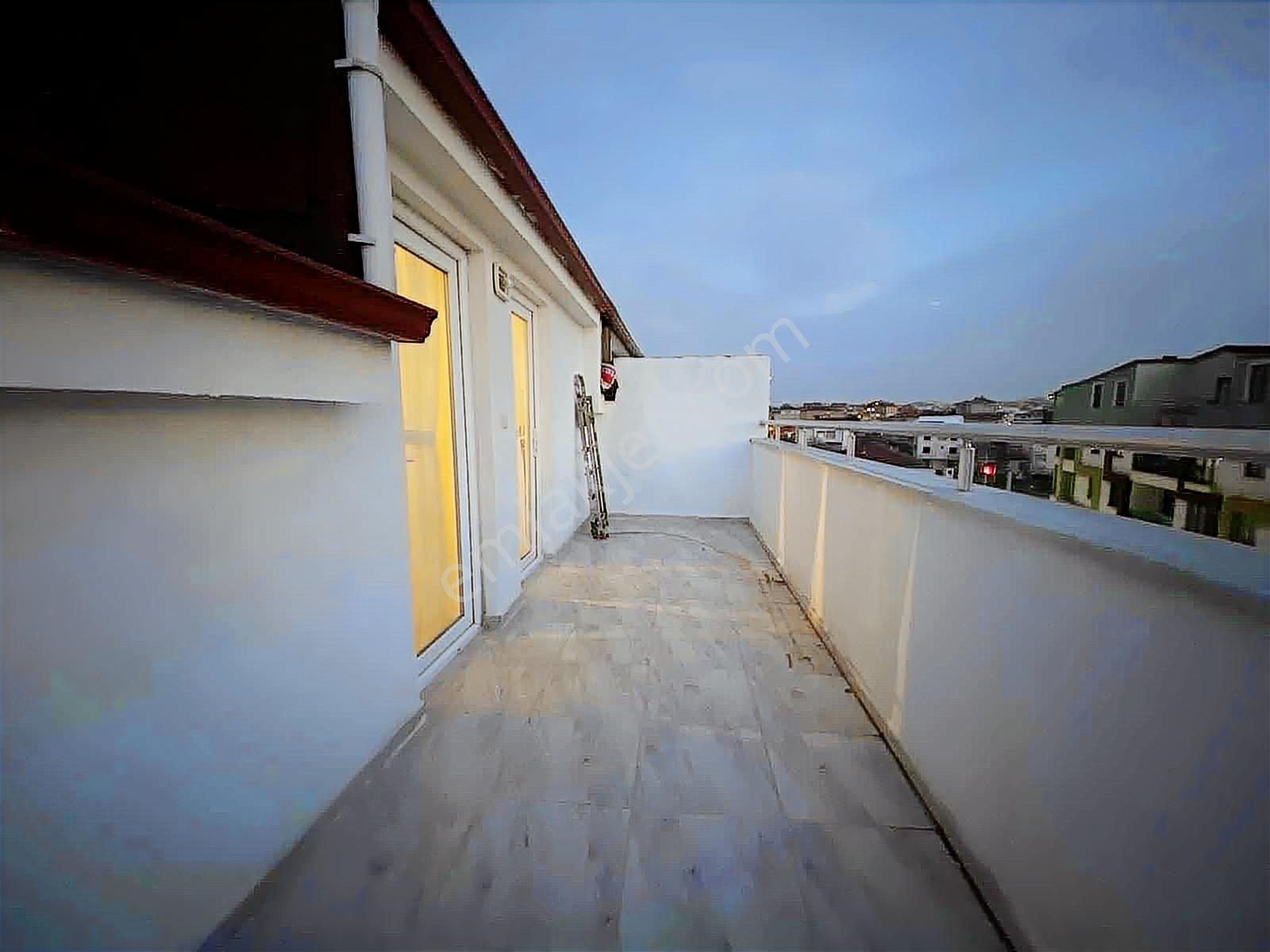 Fırsat!! 60. Yıl Okulun Yanında Satılık 3+1 Üst Dubleks 4 Yıllık - Görsel 11