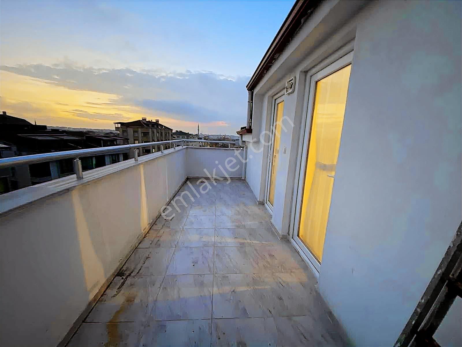 Fırsat!! 60. Yıl Okulun Yanında Satılık 3+1 Üst Dubleks 4 Yıllık - Görsel 20