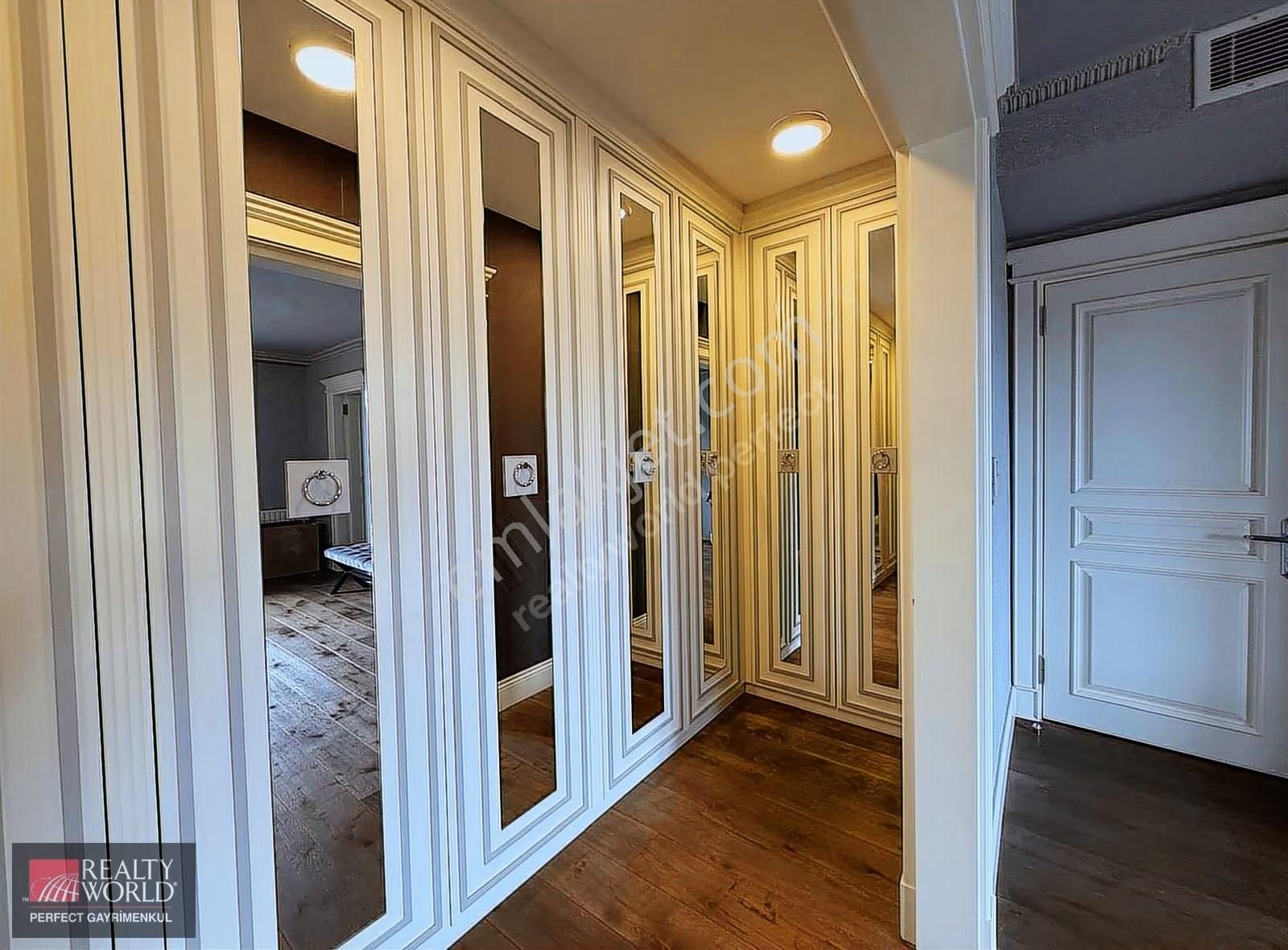 Zekeriyaköy'de Orman Manzaralı, 6+1, 450m² Satılık Villa - Görsel 19