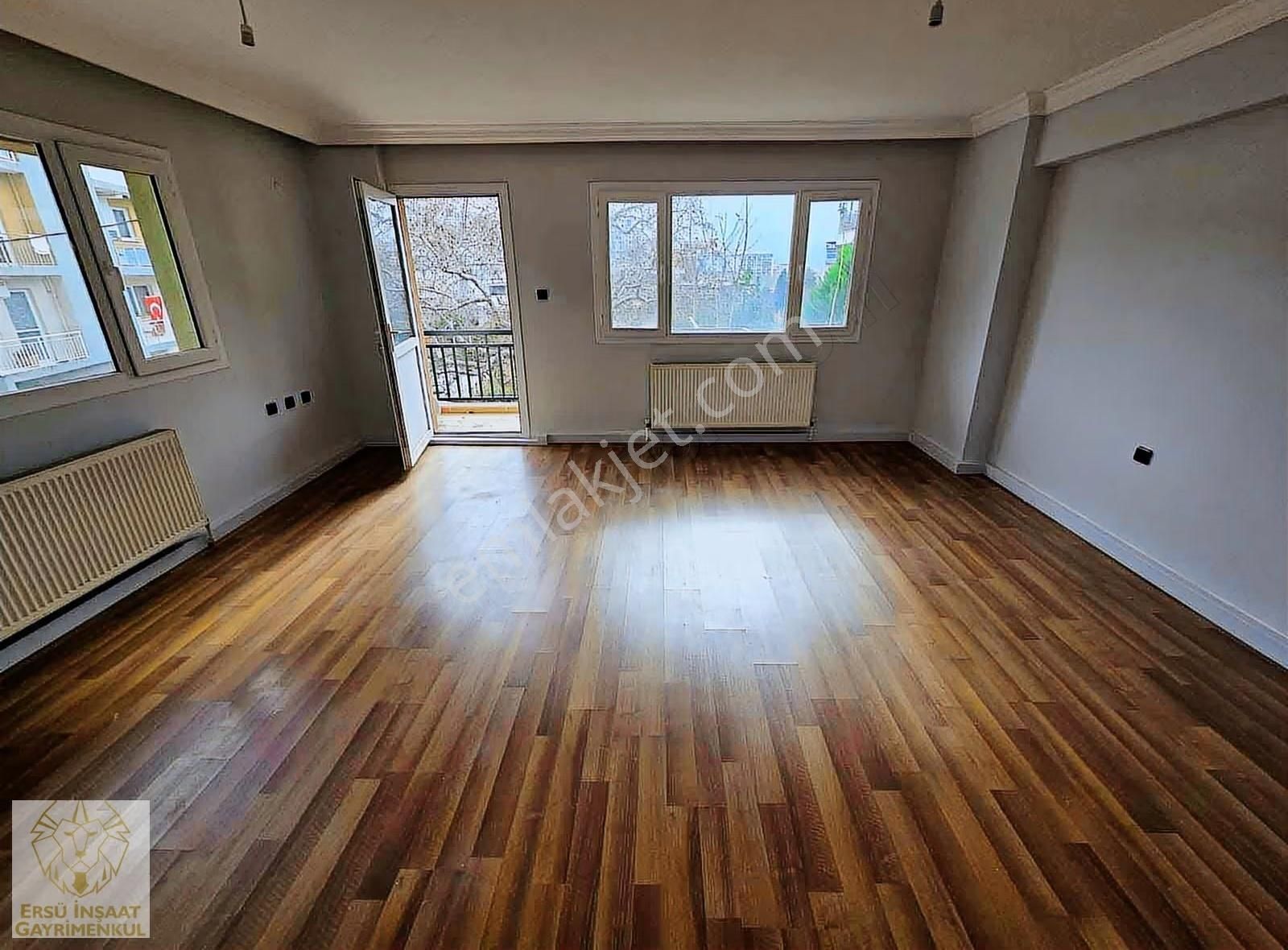 Ersü'den 3+1 Hastane Yakını Doğalgazlı Balkonlu Arakat Daire - Görsel 5