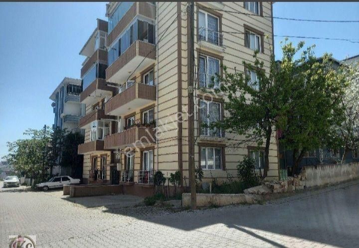 Altınovada Kiralık 2+1 Yüksek Girişli D