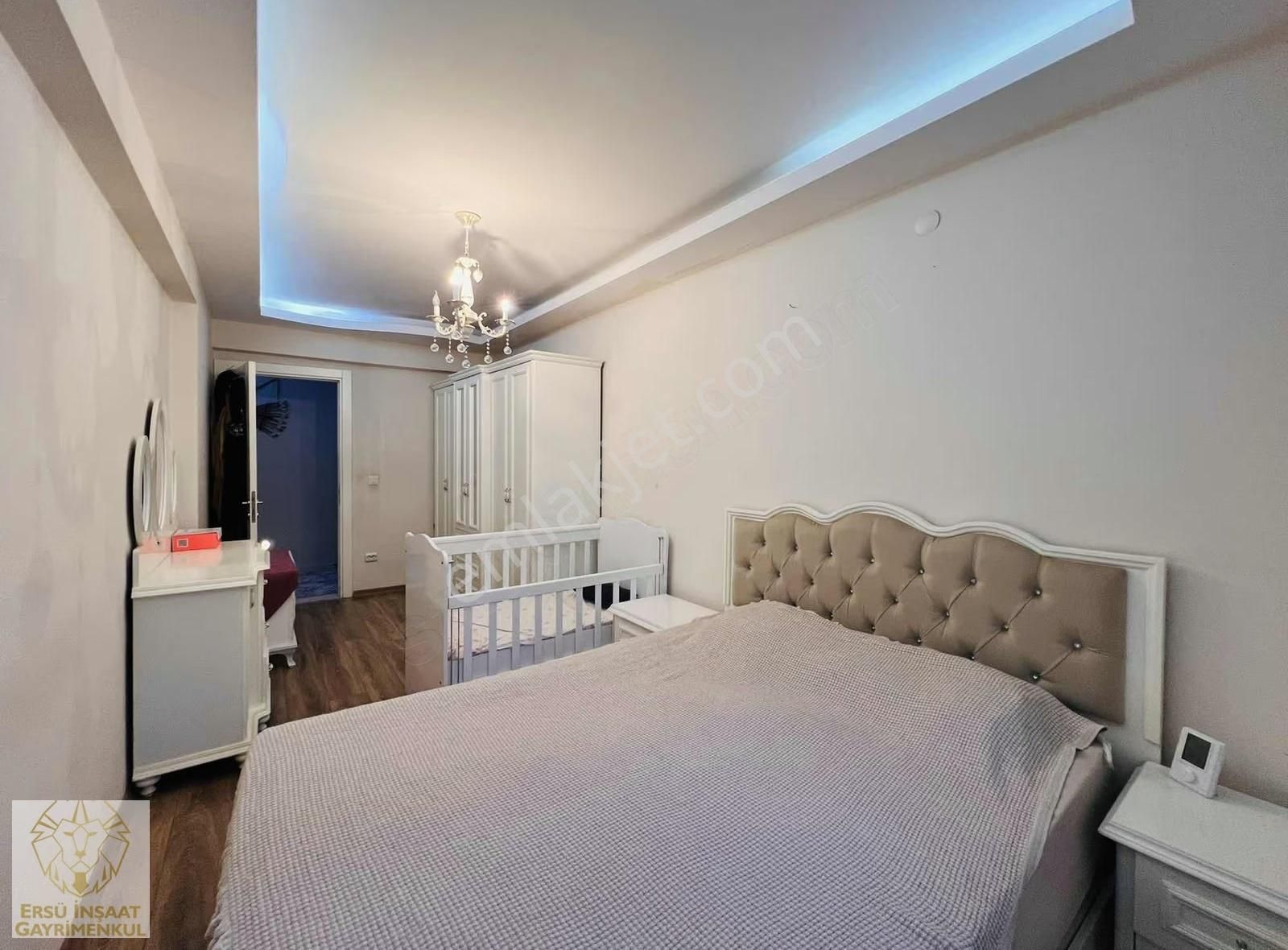 Ersü'den Buca'da 1+1 Eşyalı Havuzlu Site İçerisinde Lüks Daire - Görsel 9