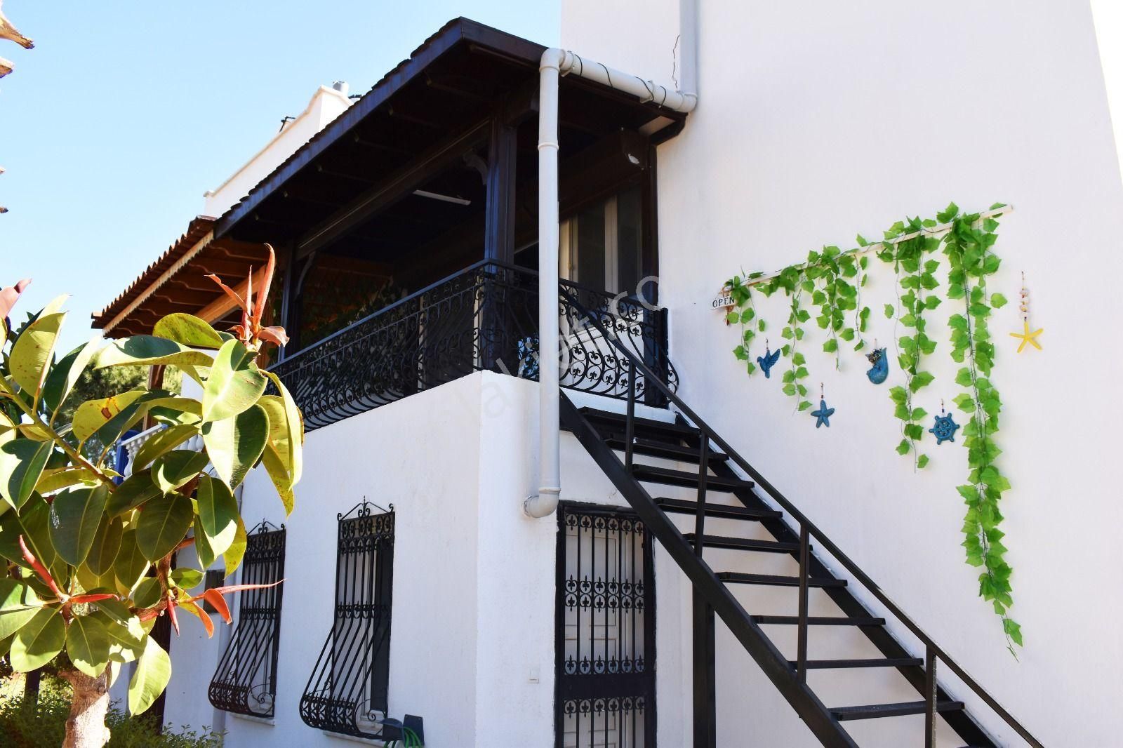 Bodrum Gümüşlükte Havuzlu Sitede Müstakil 4+2 Bakımlı Temiz - Görsel 13