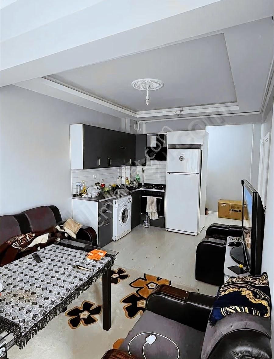 Altıkat Emlaktan Kiracılı Eşyalı 1+1 Daire - Görsel 2