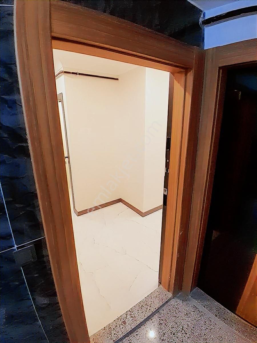 Uğur Çevik'ten Satılık 2+1 1.kat 85m2 Oturuma Hazır