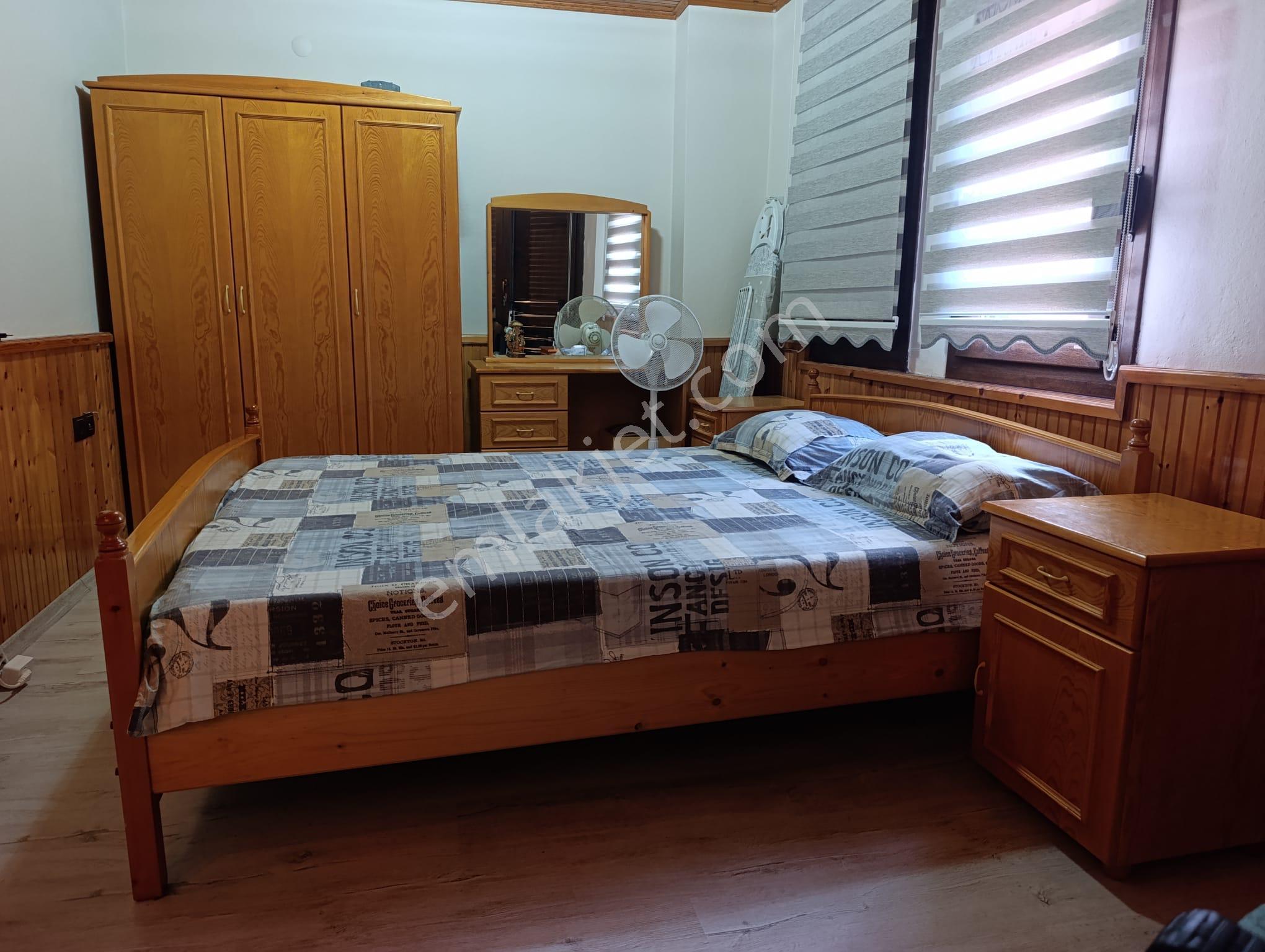 Foça Ataözgür Sitesinde (havuzlu ) Eşyalı Kiralık 3+1 Tripleks Villa - Görsel 8