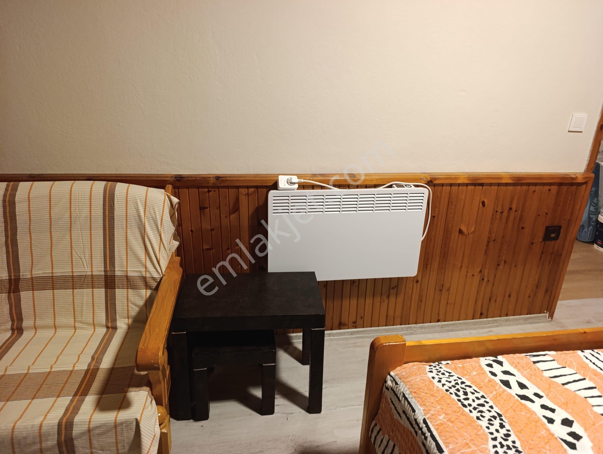 Foça Ataözgür Sitesinde (havuzlu ) Eşyalı Kiralık 3+1 Tripleks Villa - Görsel 23