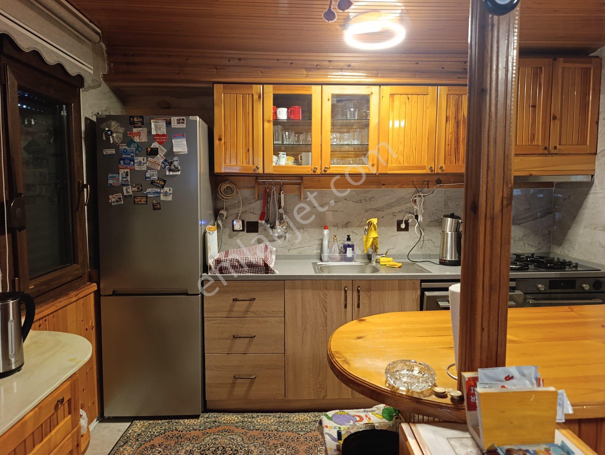 Foça Ataözgür Sitesinde (havuzlu ) Eşyalı Kiralık 3+1 Tripleks Villa - Görsel 13