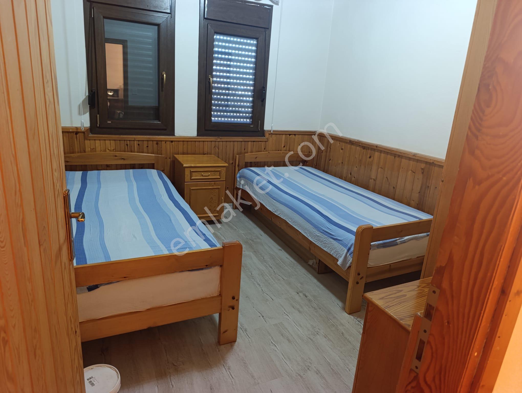 Foça Ataözgür Sitesinde (havuzlu ) Eşyalı Kiralık 3+1 Tripleks Villa - Görsel 26