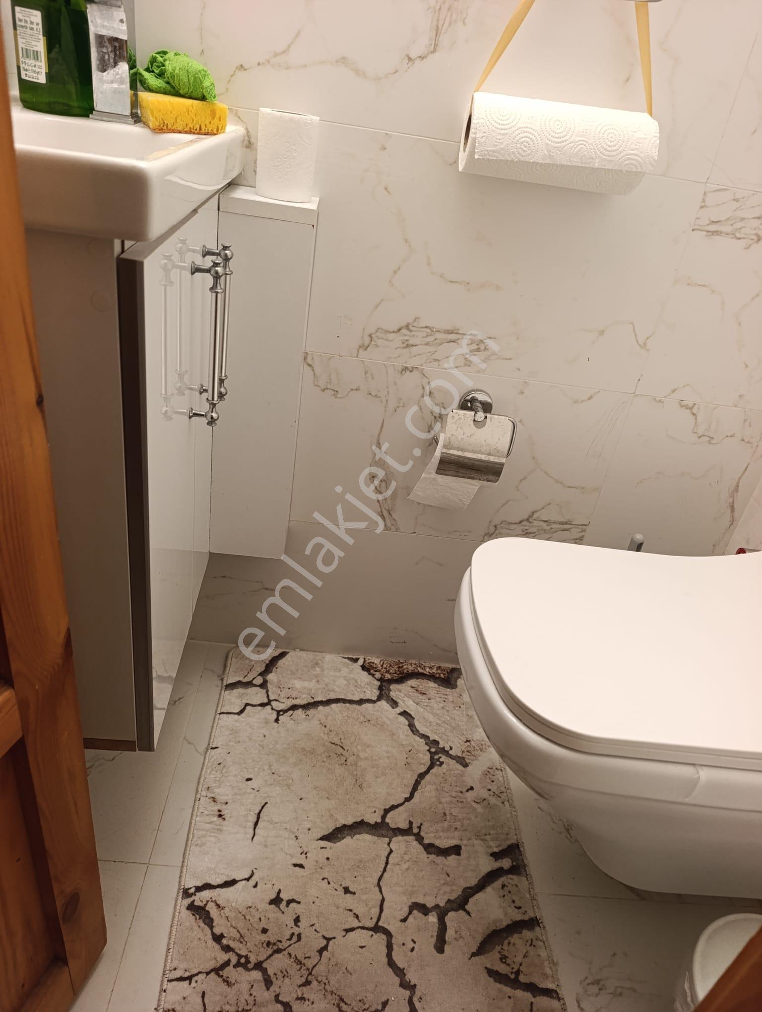 Foça Ataözgür Sitesinde (havuzlu ) Eşyalı Kiralık 3+1 Tripleks Villa - Görsel 20