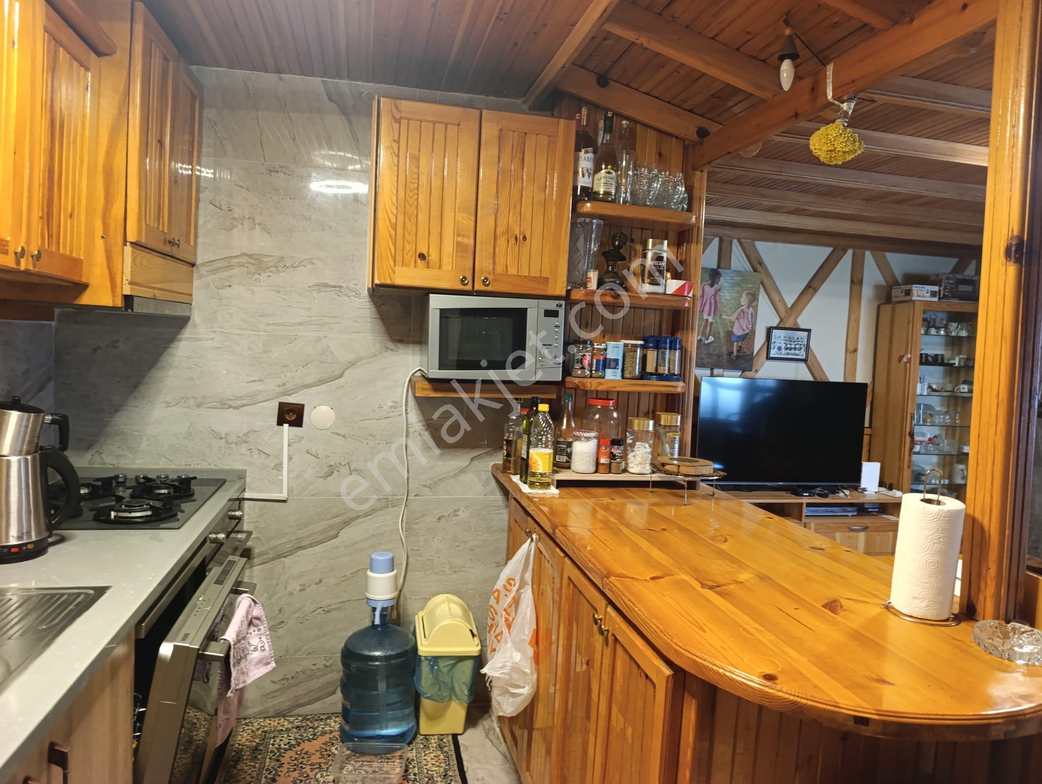 Foça Ataözgür Sitesinde (havuzlu ) Eşyalı Kiralık 3+1 Tripleks Villa - Görsel 22