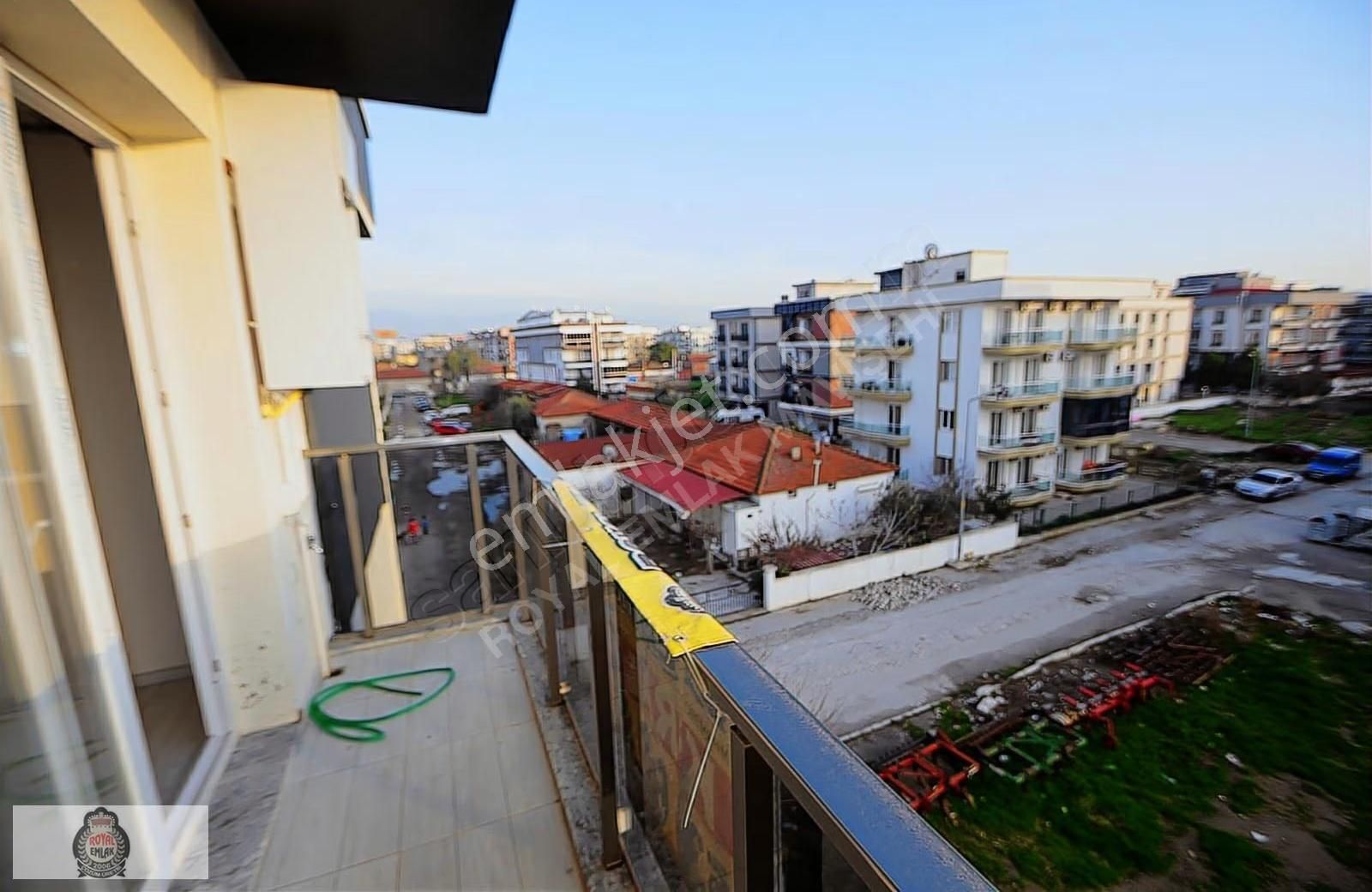 Seyrek Merkez'de Yeni Ve Asansörlü Binada Kiralık Önü Açık 1+1 - Görsel 25