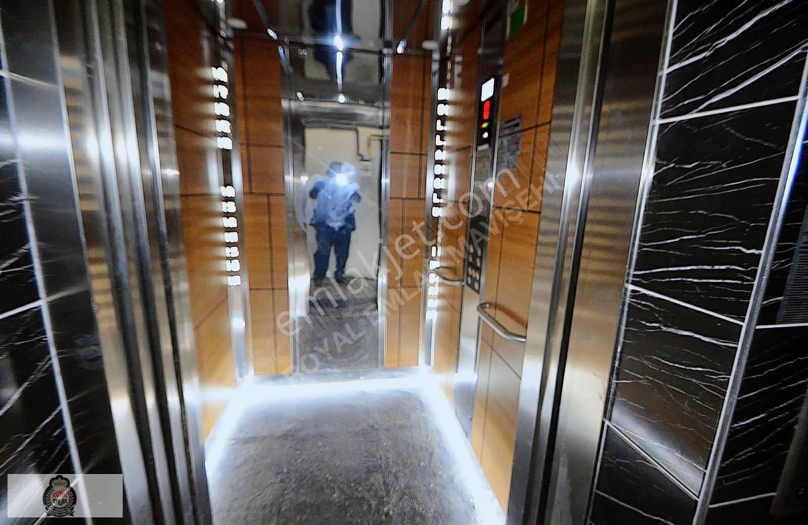 Seyrek Merkez'de Yeni Ve Asansörlü Binada Kiralık Önü Açık 1+1 - Görsel 16