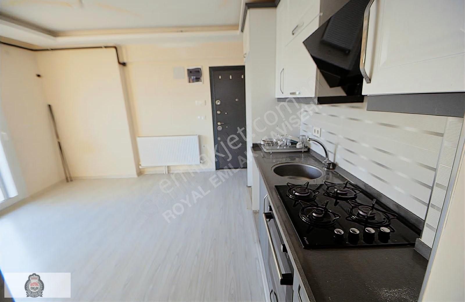 Seyrek Merkez'de Yeni Ve Asansörlü Binada Kiralık Önü Açık 1+1 - Görsel 6