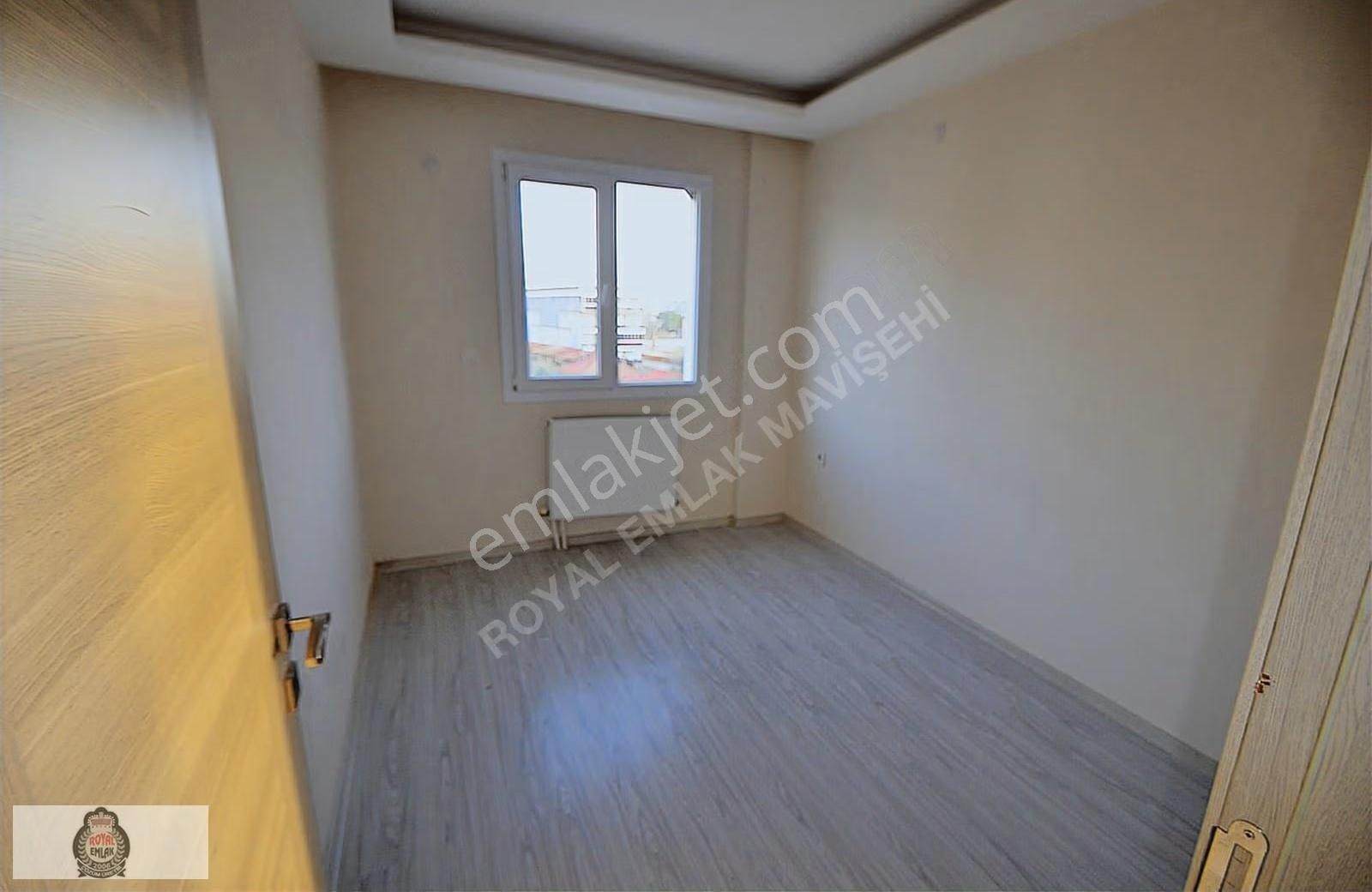 Seyrek Merkez'de Yeni Ve Asansörlü Binada Kiralık Önü Açık 1+1 - Görsel 5