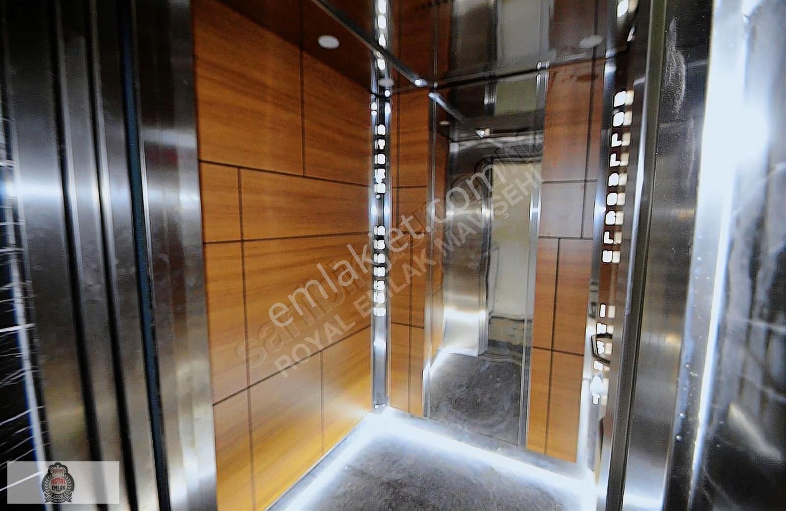 Seyrek Merkez'de Yeni Ve Asansörlü Binada Kiralık Önü Açık 1+1 - Görsel 21