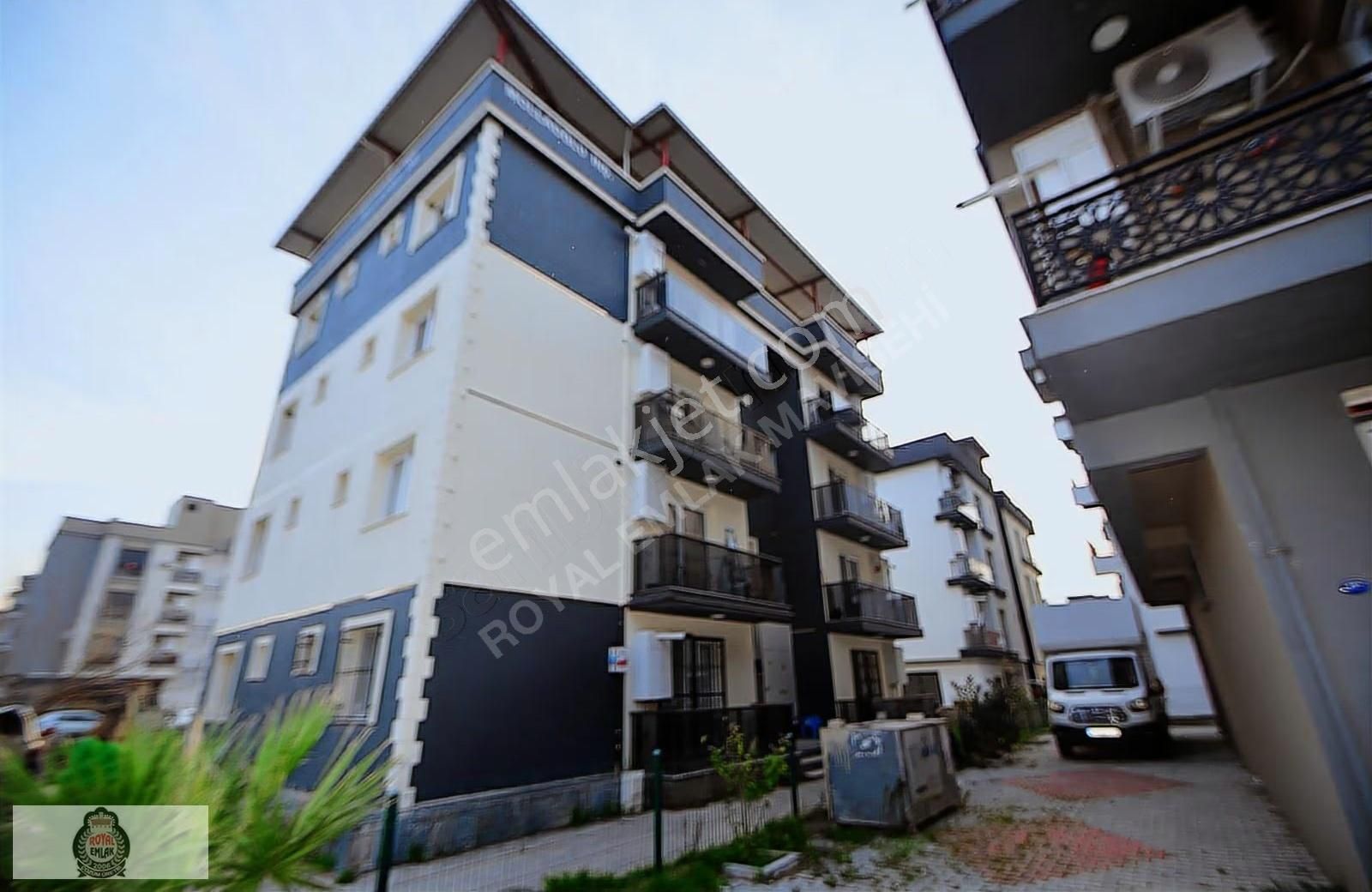 Seyrek Merkez'de Yeni Ve Asansörlü Binada Kiralık Önü Açık 1+1 - Görsel 24