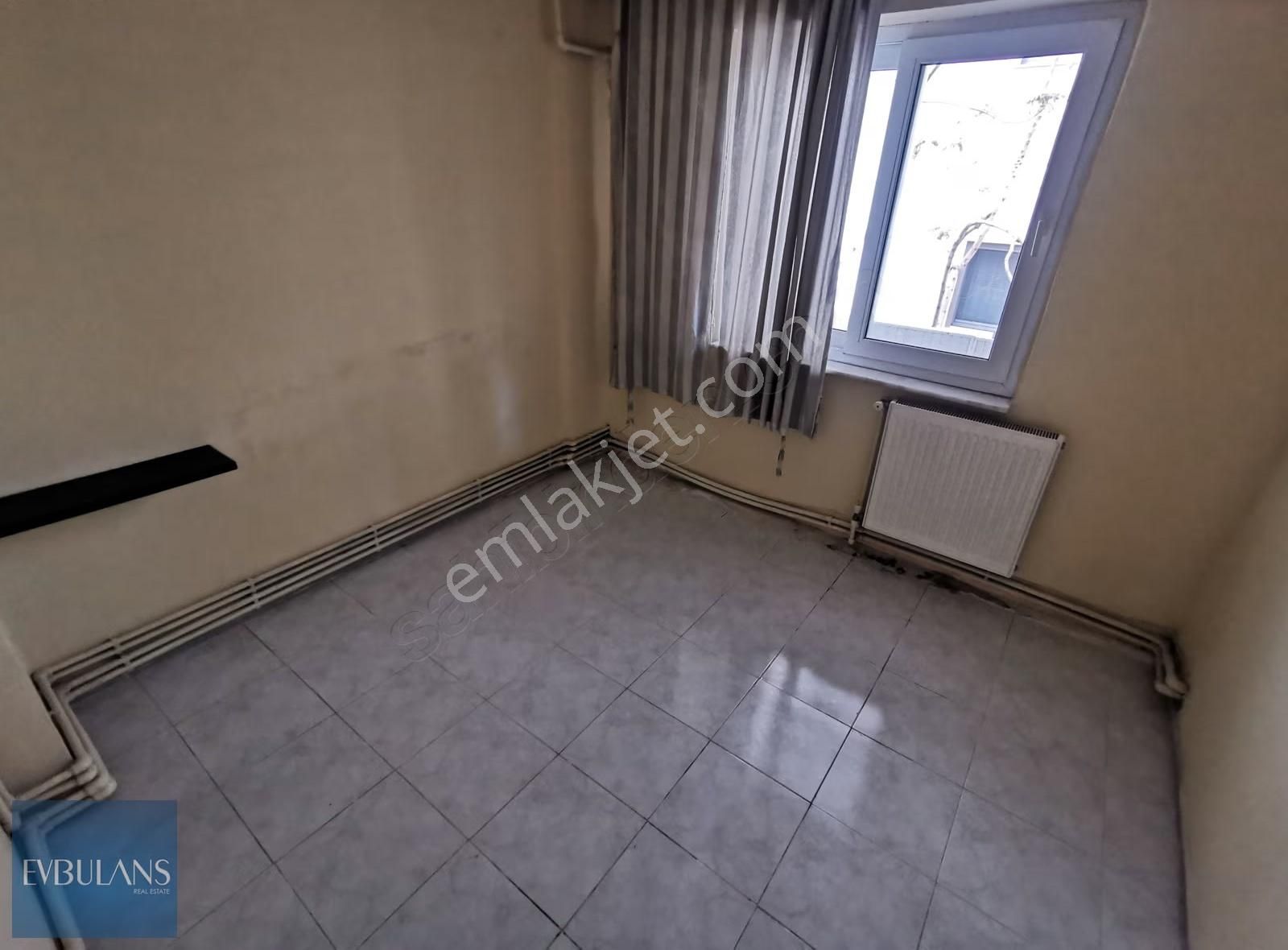 İzmir Karşıyaka Lisesi Yanı Önü Açık Kapalı Mutfak 3+1 Daire