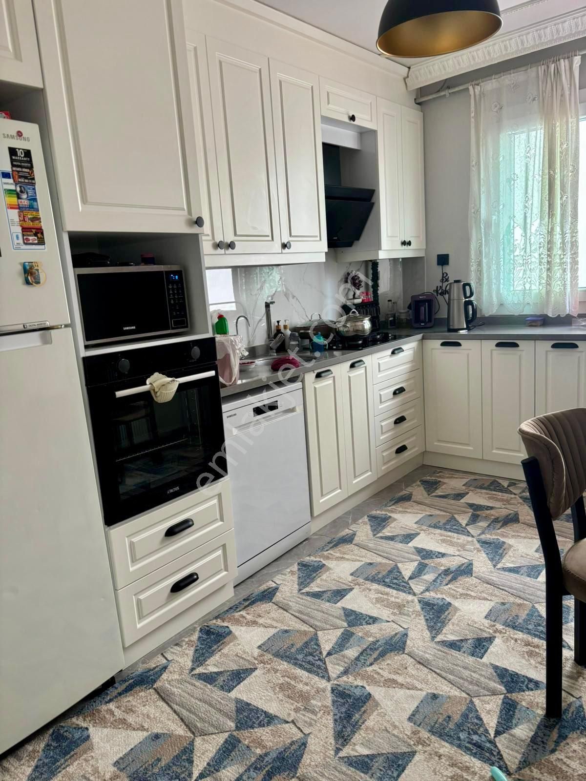 Yenidoğanda Cadde Üzeri Altı Dükkan Üstü Daire Doğalgazlı 3 Katlı Bina - Görsel 3