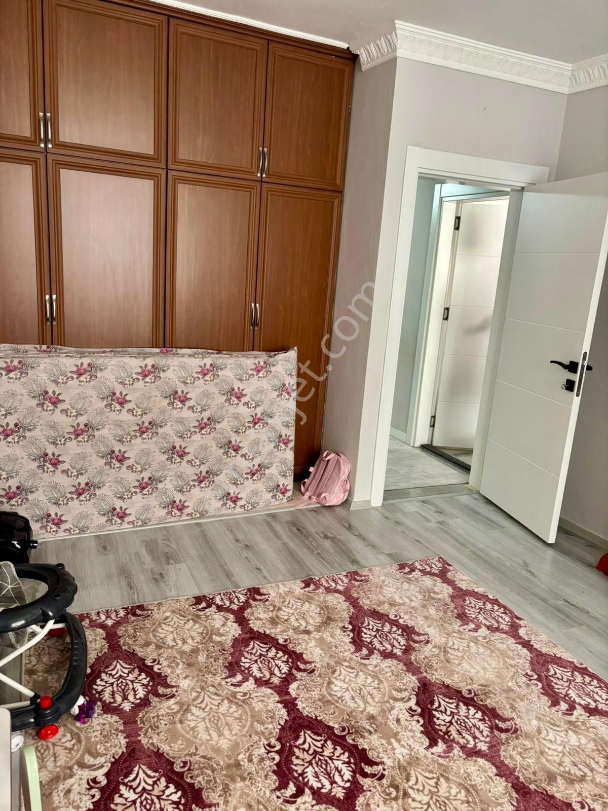 Yenidoğanda Cadde Üzeri Altı Dükkan Üstü Daire Doğalgazlı 3 Katlı Bina - Görsel 10