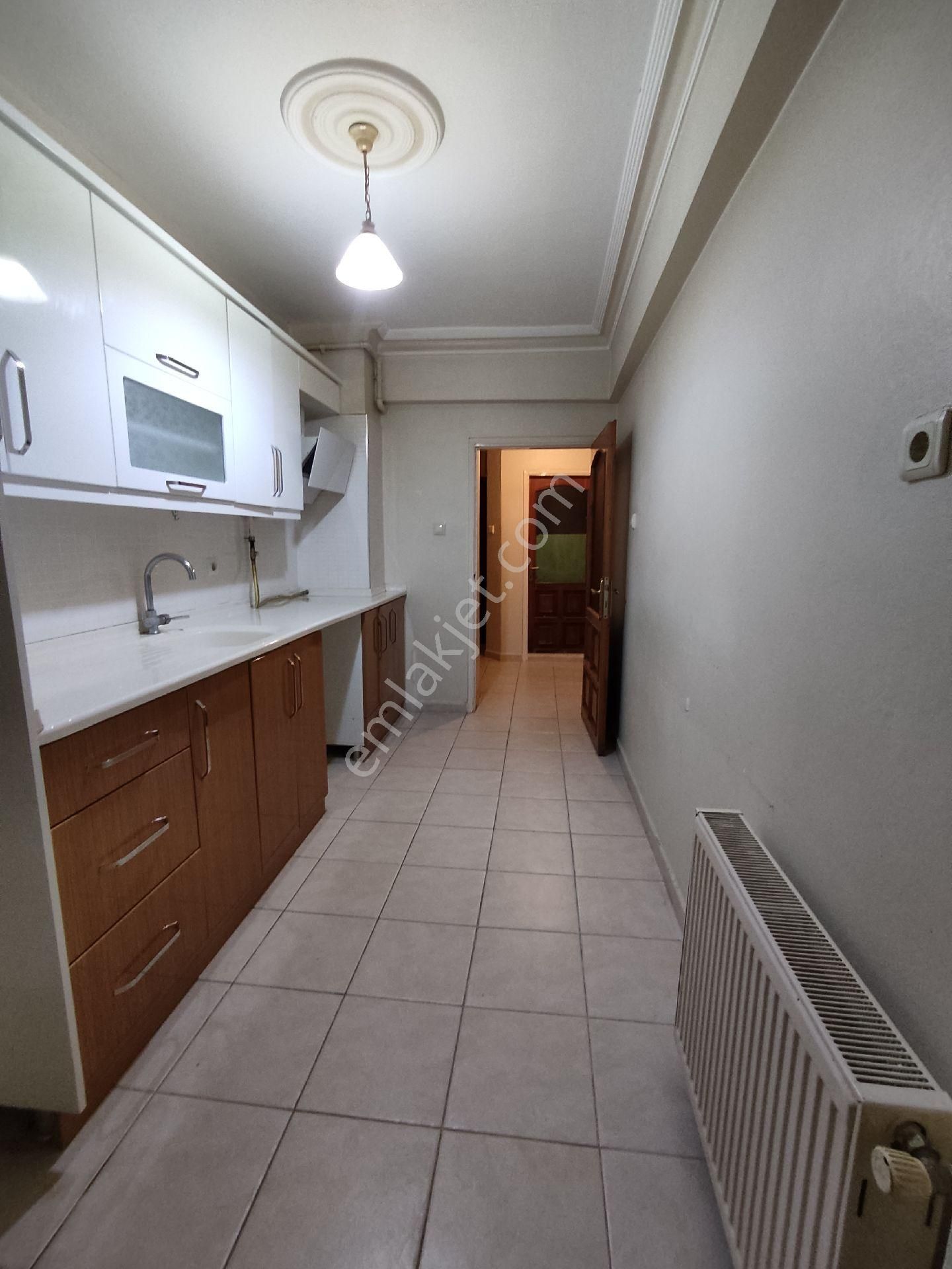 Ali Erişgin'den Satılık 3+1 Daire Mimar Sinan Tramvay Altında - Görsel 21