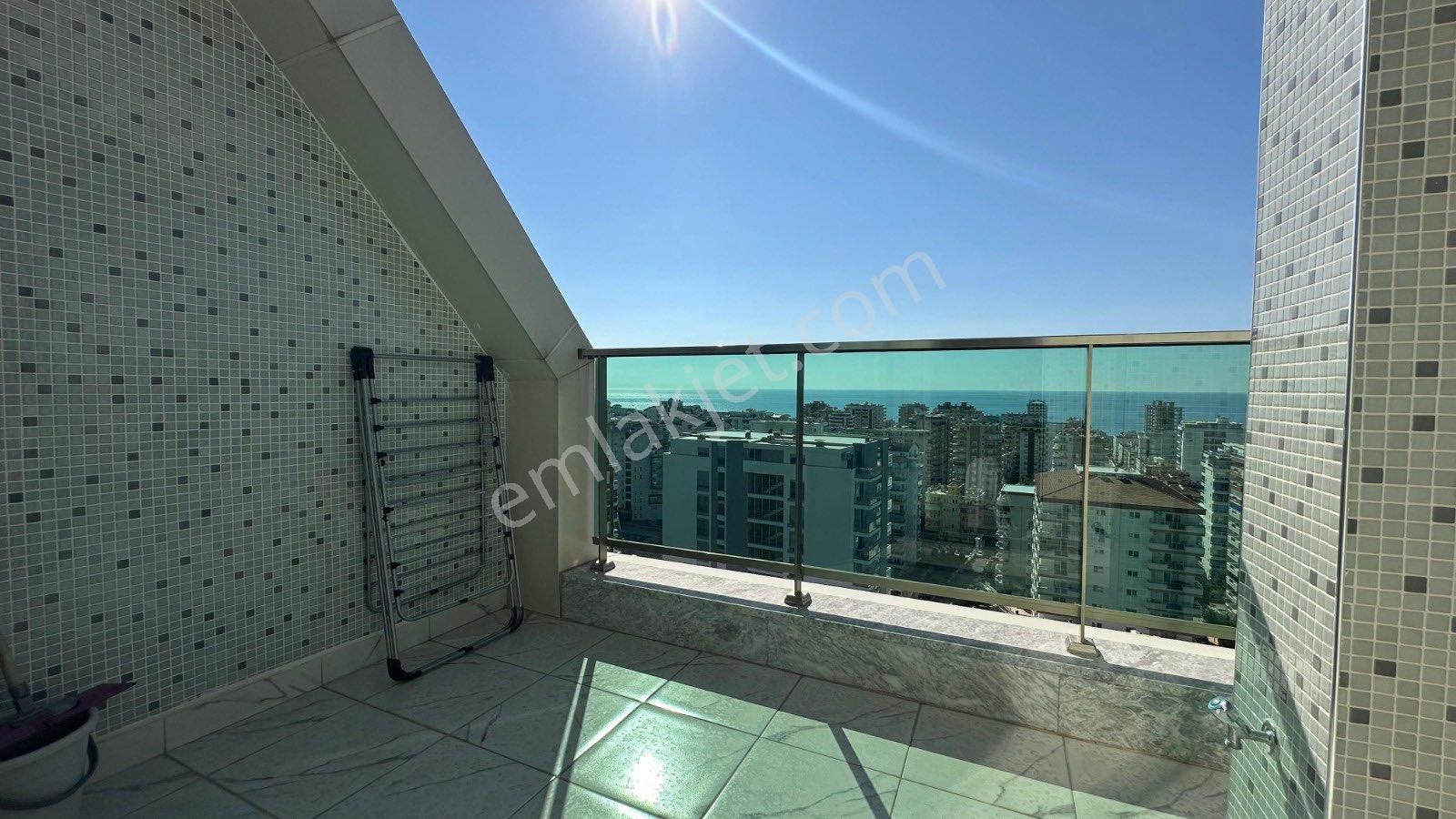 Sea View 2+1 Penthouse Apartment İn Mahmutlar Full Furnished