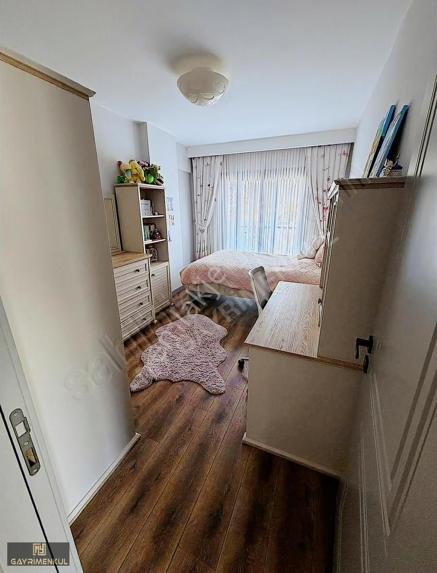 Atatürk Mahallesinde Havuzlu,geniş Bahçeli Lüks 5+1 Villa - Görsel 8