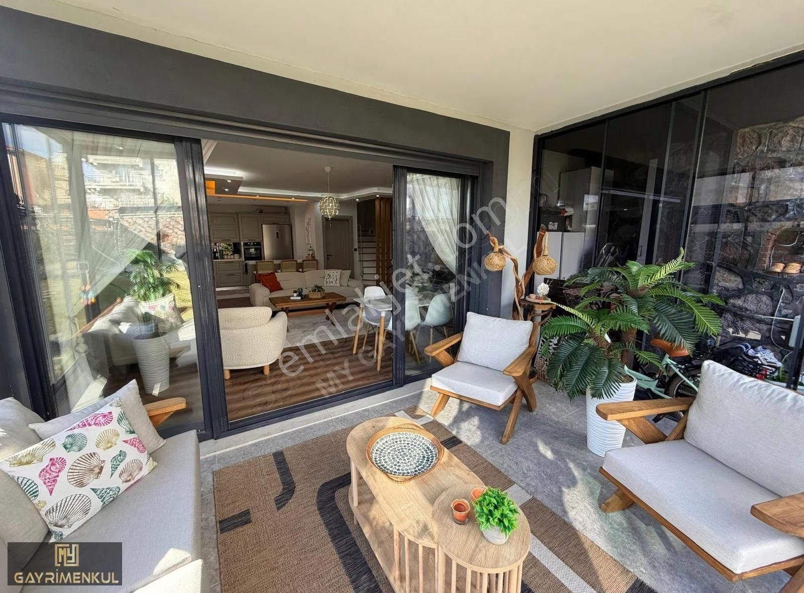 Atatürk Mahallesinde Havuzlu,geniş Bahçeli Lüks 5+1 Villa - Görsel 9