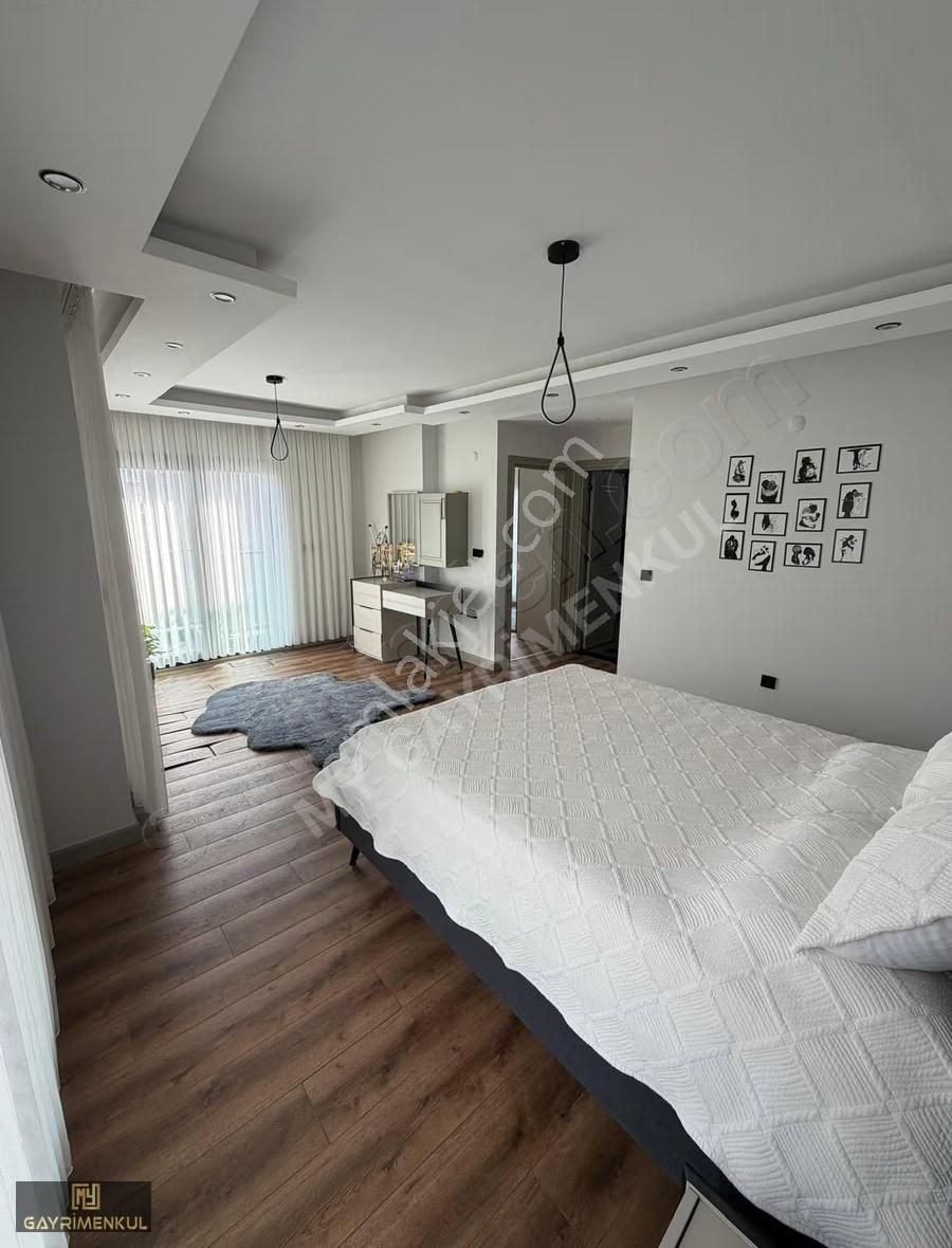 Atatürk Mahallesinde Havuzlu,geniş Bahçeli Lüks 5+1 Villa - Görsel 30