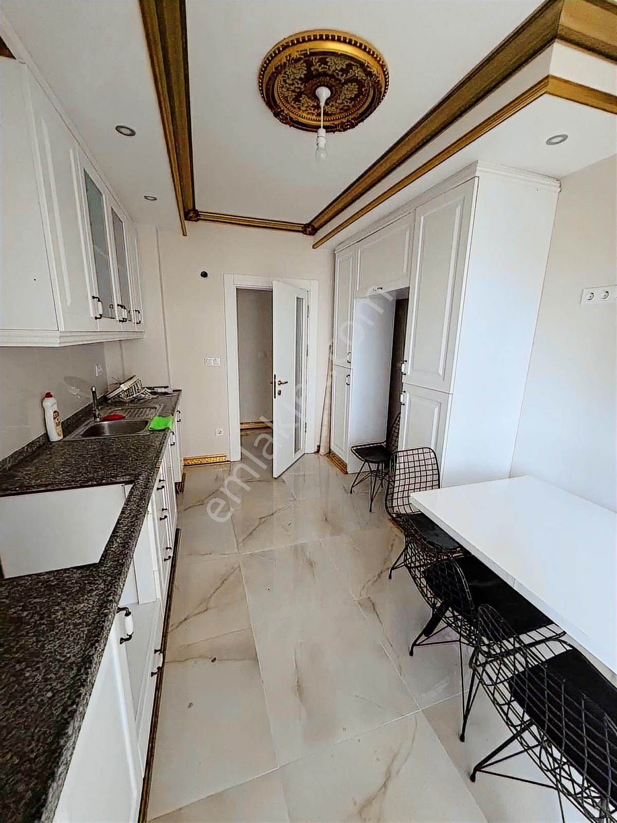 Yorulmaz Saraylarında 3.1 - Görsel 7