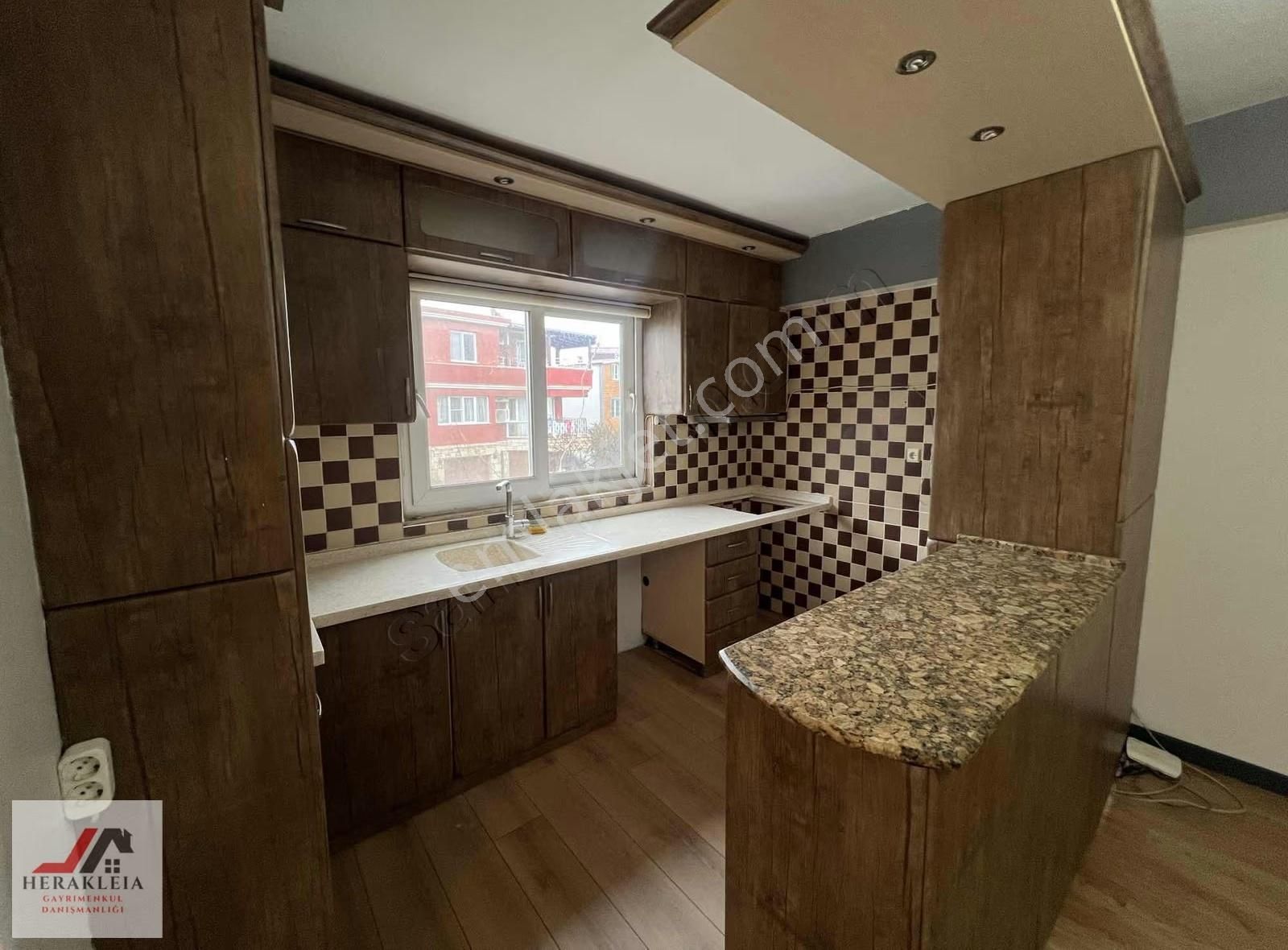 Katta Tek 3+1 Orta Kat Daire Kent Meydanı Mevkii Köşe Daire - Görsel 3