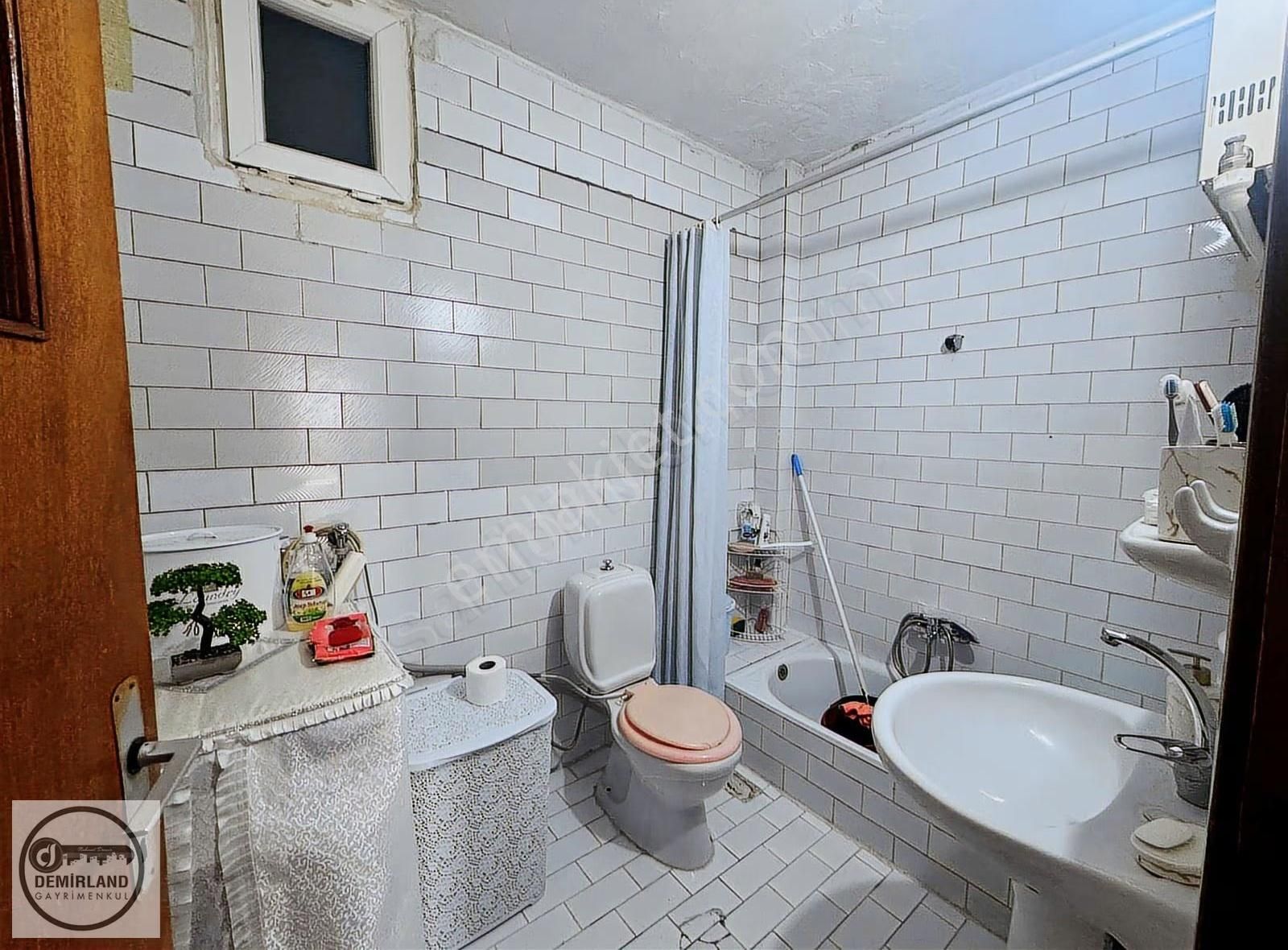 Demirland'dan Satılık Menderes Caddesi'nde 2+1 Arakat Daire - Görsel 17