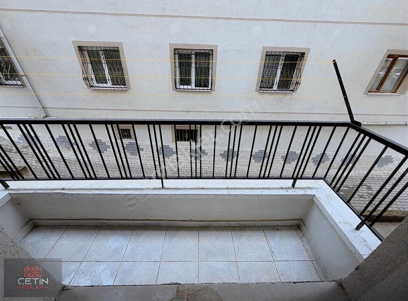 Çetin Emlak' Fatih Mah.içi Yapılı 1 Balkonlu Giriş Kat 3+1 Daire - Görsel 11