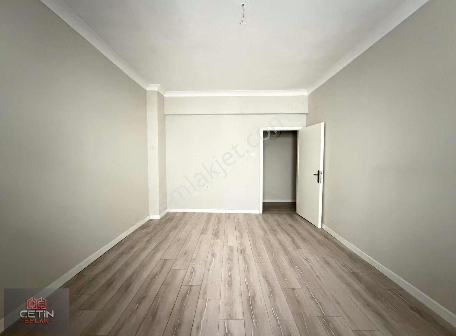 Çetin Emlak' Fatih Mah.içi Yapılı 1 Balkonlu Giriş Kat 3+1 Daire - Görsel 8